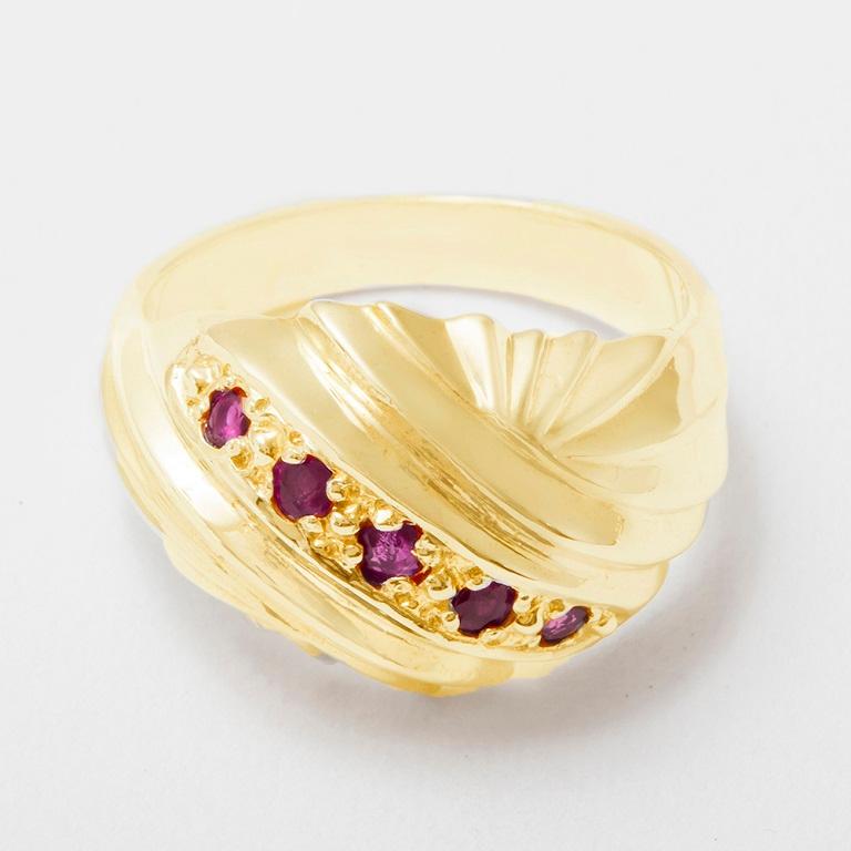 En vente :  Bague pour femmes personnalisable en or jaune massif 9 carats et rubis naturel 4