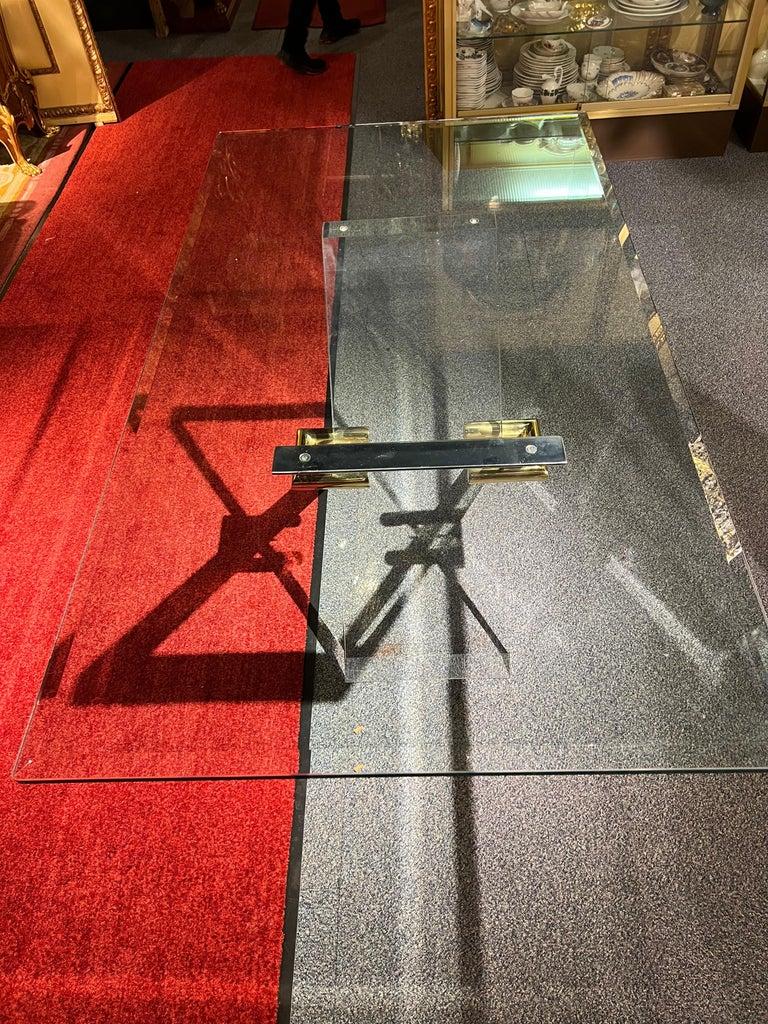 Table de salle à manger designer en acrylique massif avec plateau en verre massif en vente 5