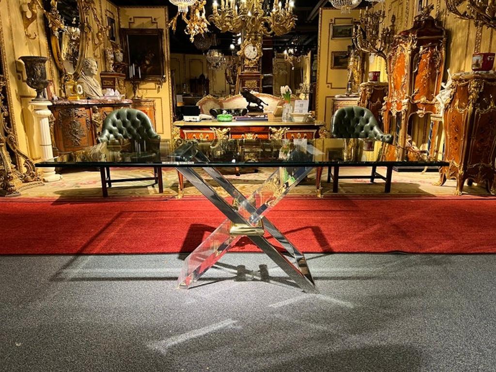 Table de salle à manger designer en acrylique massif avec plateau en verre massif en vente 6