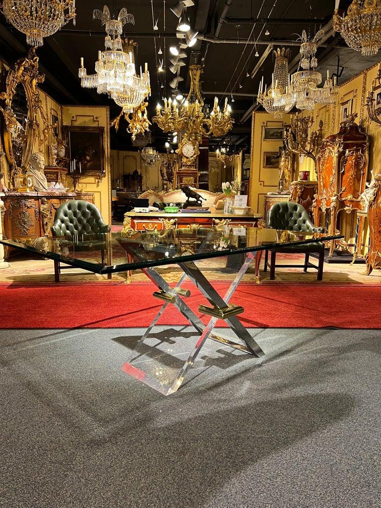 Art déco Table de salle à manger designer en acrylique massif avec plateau en verre massif en vente