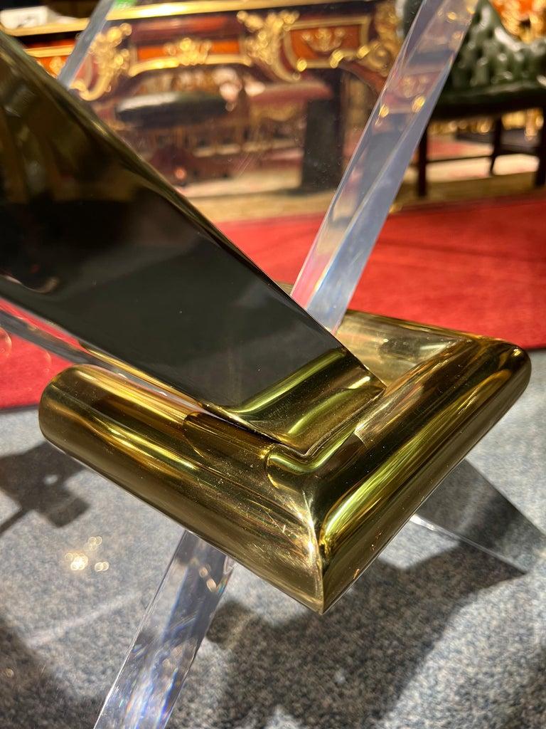 20ième siècle Table de salle à manger designer en acrylique massif avec plateau en verre massif en vente