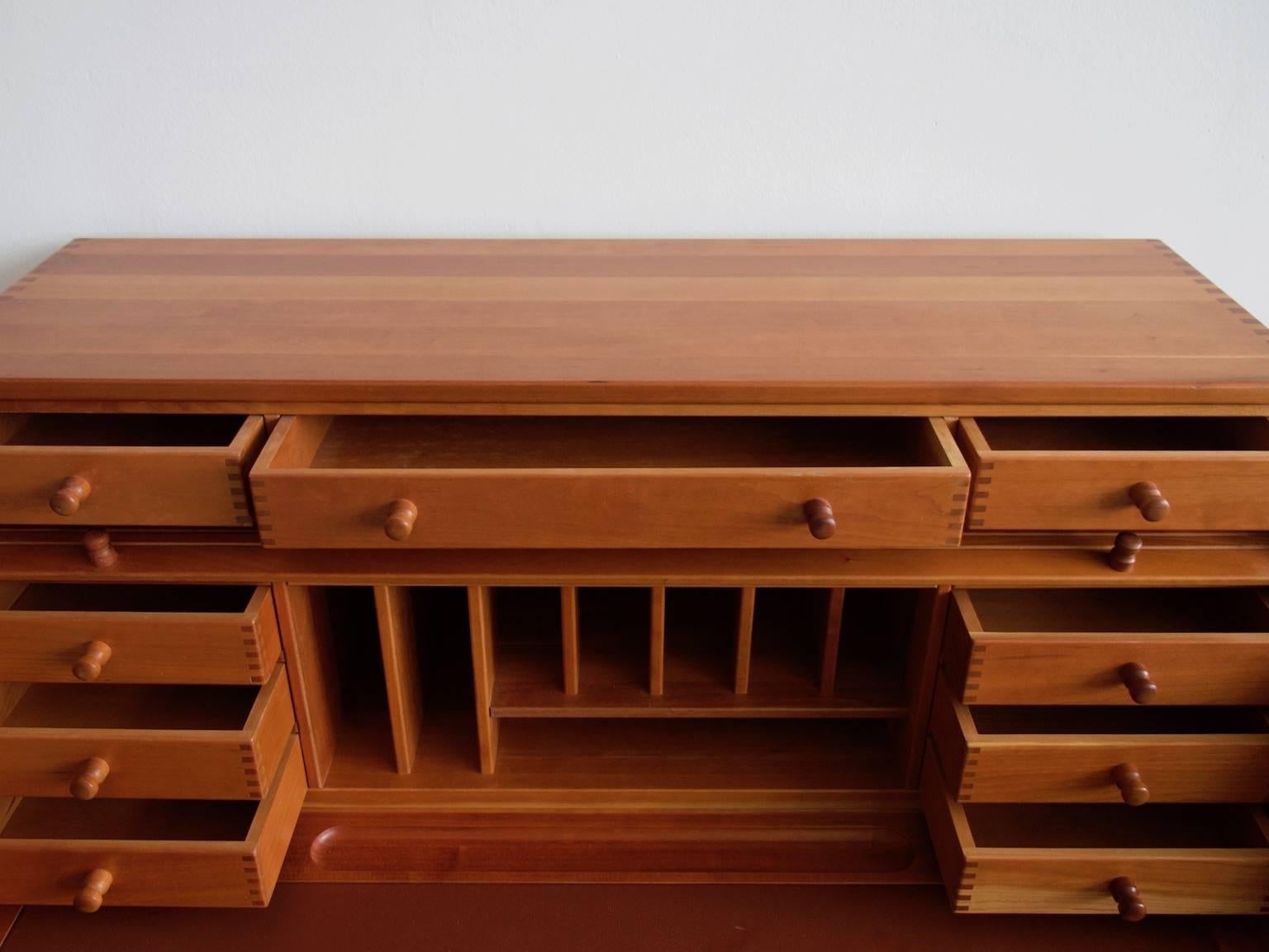Solid American Cherrywood Writing Desk by Andreas Hansen In Good Condition In Madrid, ES
