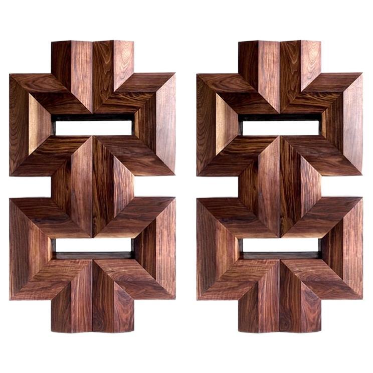 The triangular section of the doors of this cabinet is definitely its trademark. Moreover, these doors are playing deviously with cuts joint at 90 degrees to set a totemic figure of strong expressiveness.
Specifications:
-Solid doors 6.5 cm thick