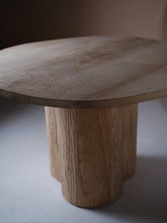 Solid Ash Round Dining Table, Carve Trefoil Leg with Exquisite Carved Surface