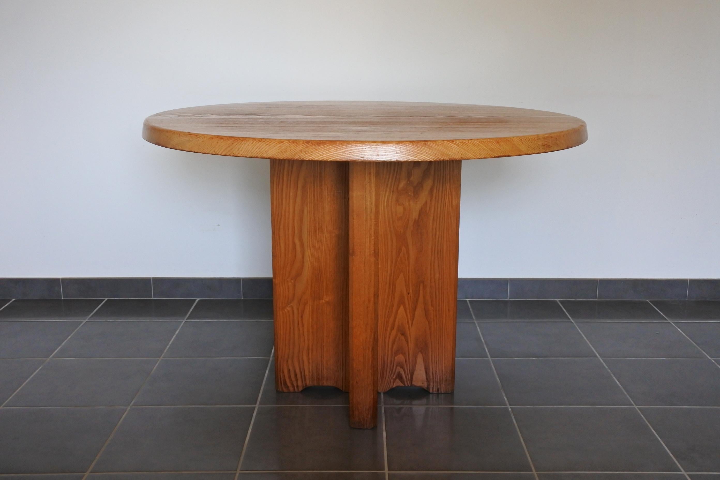 Solid Ashwood Round Dining Table, France, 1970s 8