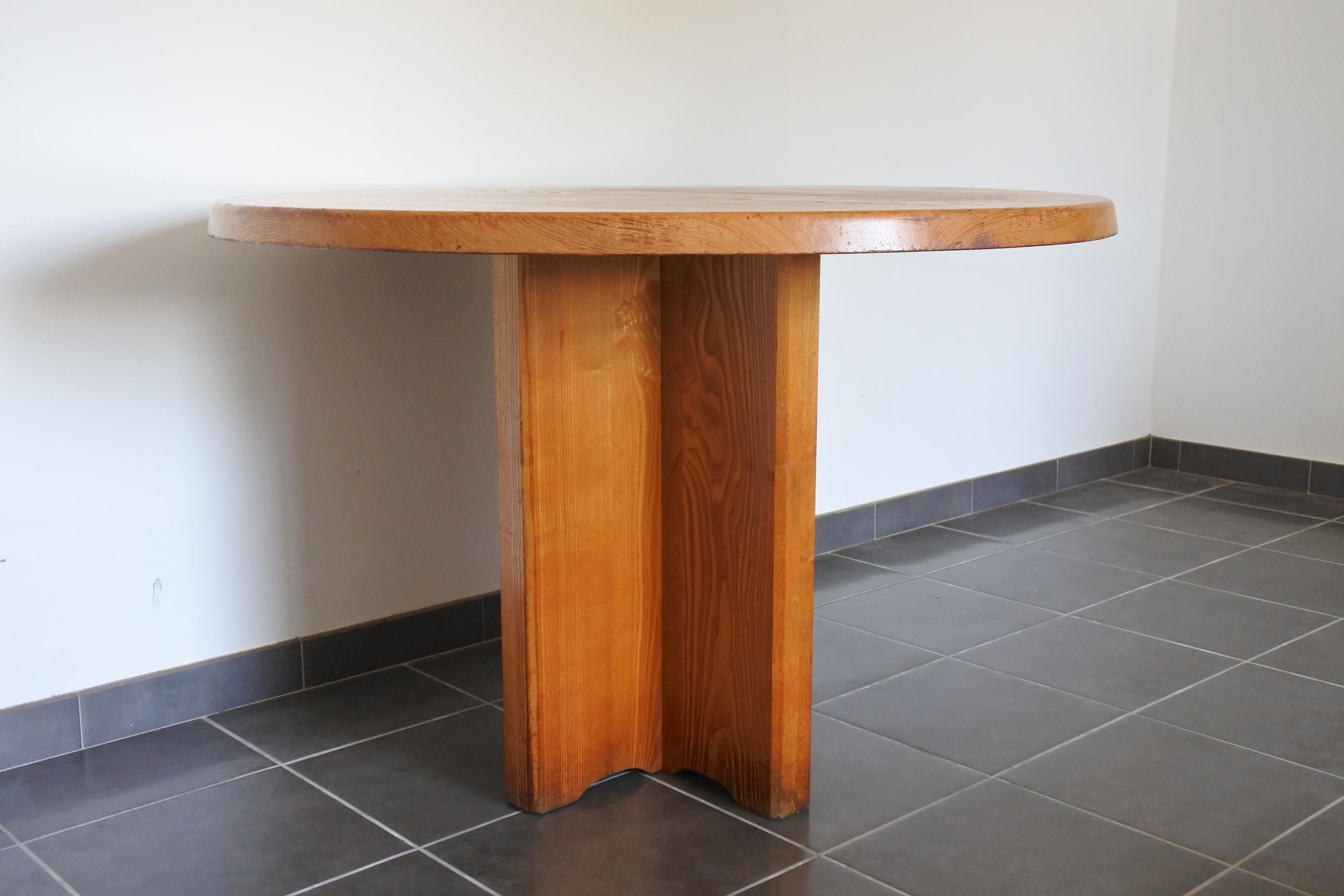 Solid Ashwood Round Dining Table, France, 1970s In Good Condition In La Teste De Buch, FR