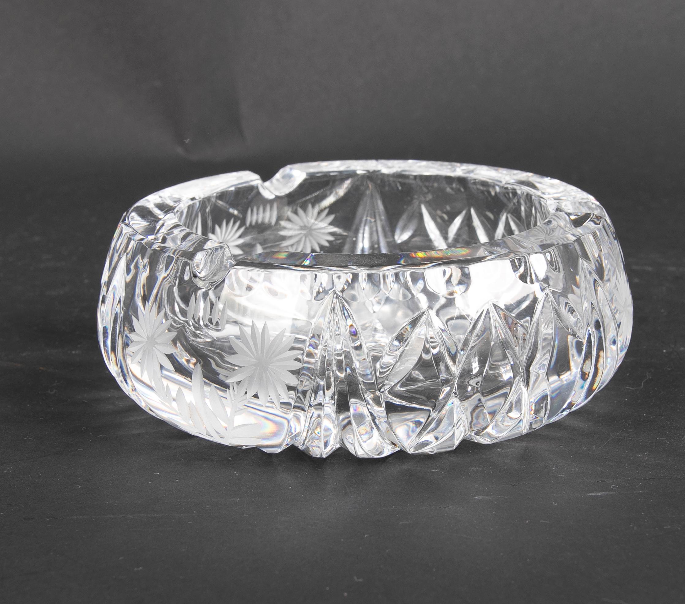 20th Century Solid Ashtray Made of Hand-Carved Crystal For Sale