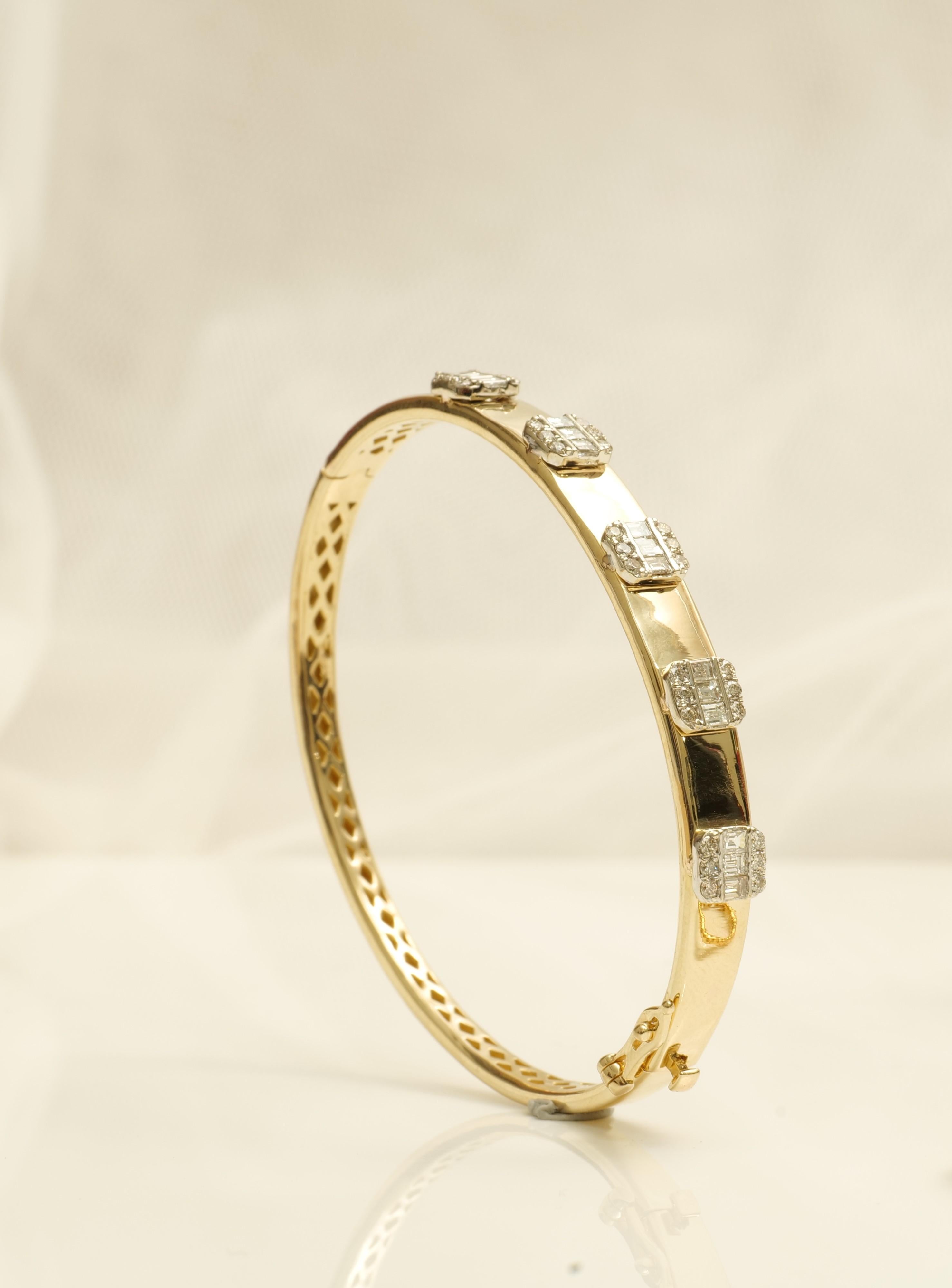 Armband aus massivem Baguette- und rundem Diamanten mit Illusion aus 18 Karat massivem Gold (Baguetteschliff) im Angebot