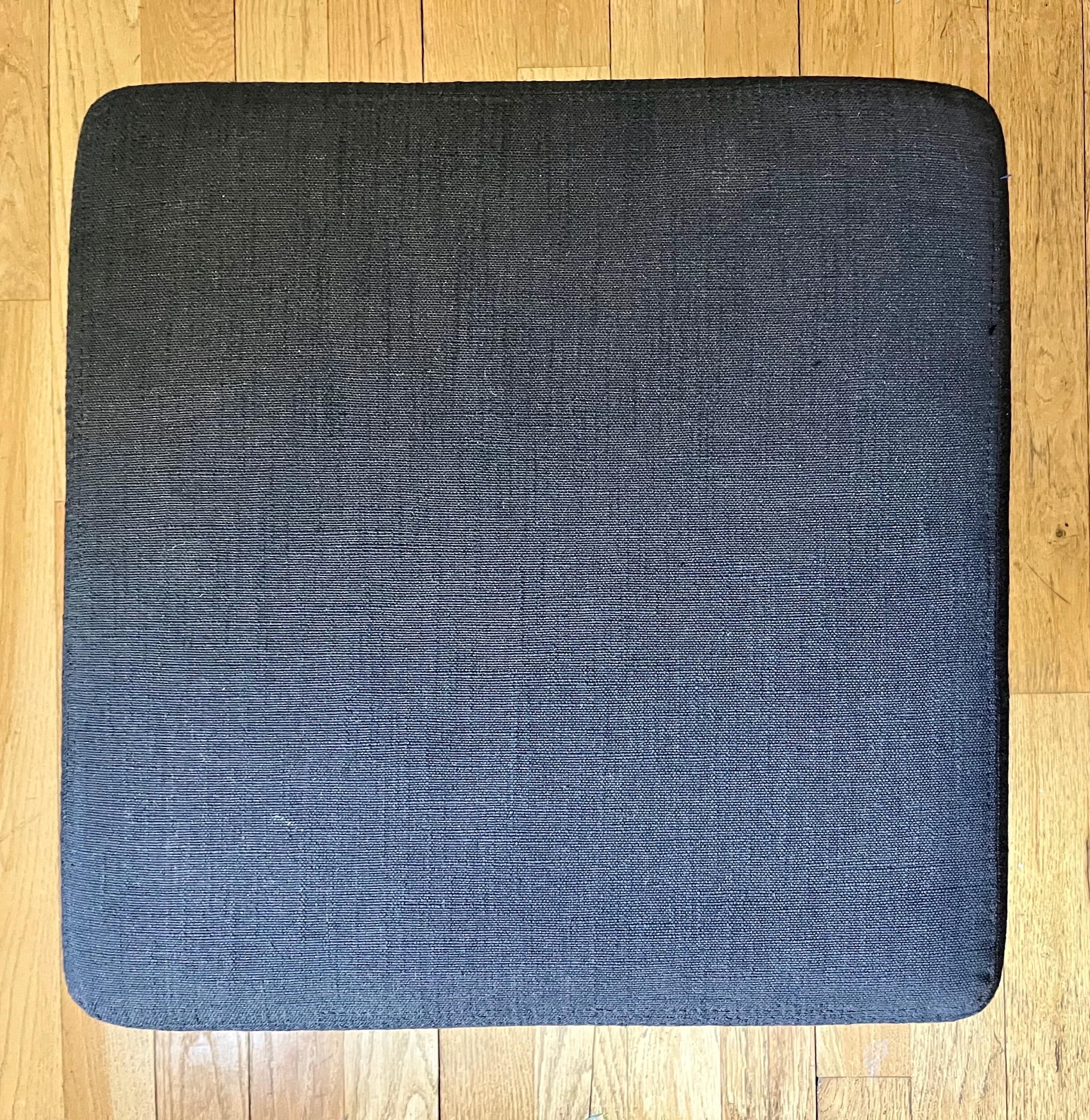 Sgabello Solid Bar con base a X in cromo fumé e sedile imbottito in vendita 2