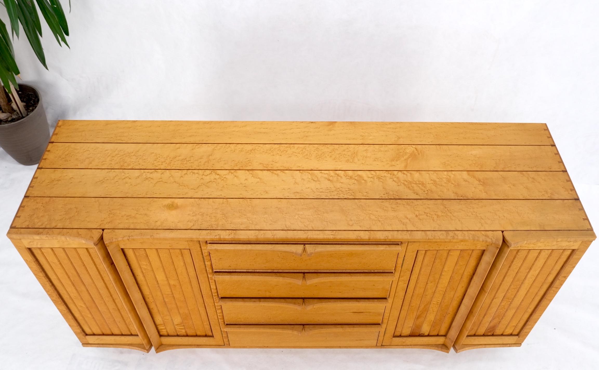 Solid Birds Eye Curly Maple All Dovetailed Artists Signed Sideboard Server MINT! For Sale 8