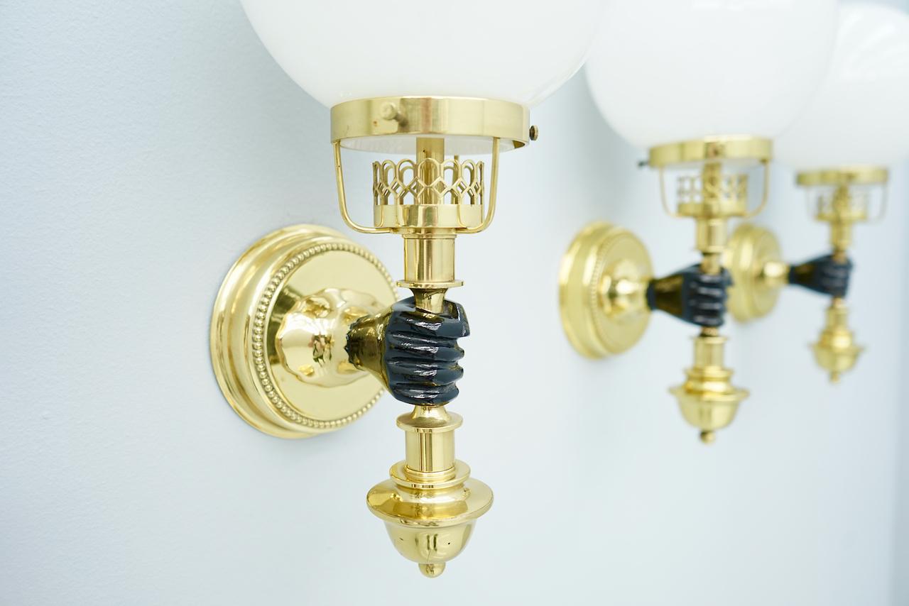 Andre Arbus Style Heavy Solid Brass and Glass Wall Lights 1970s  In Good Condition For Sale In Frankfurt / Dreieich, DE