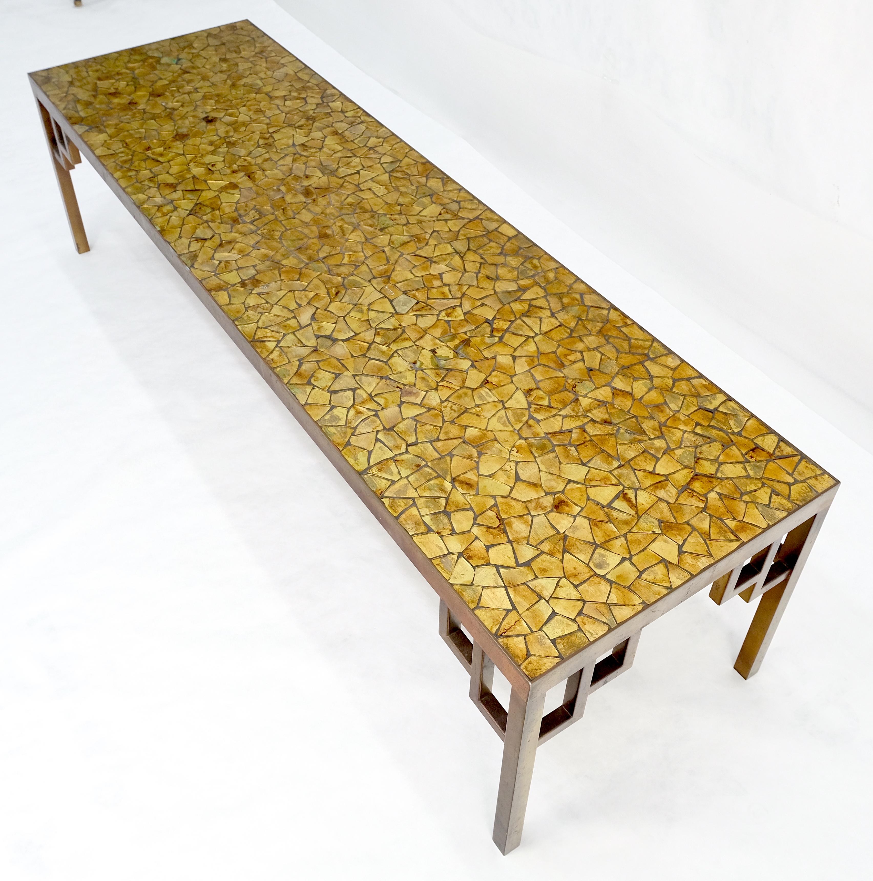 Table basse rectangulaire en laiton massif avec plateau en mosaïque de verre doré 60