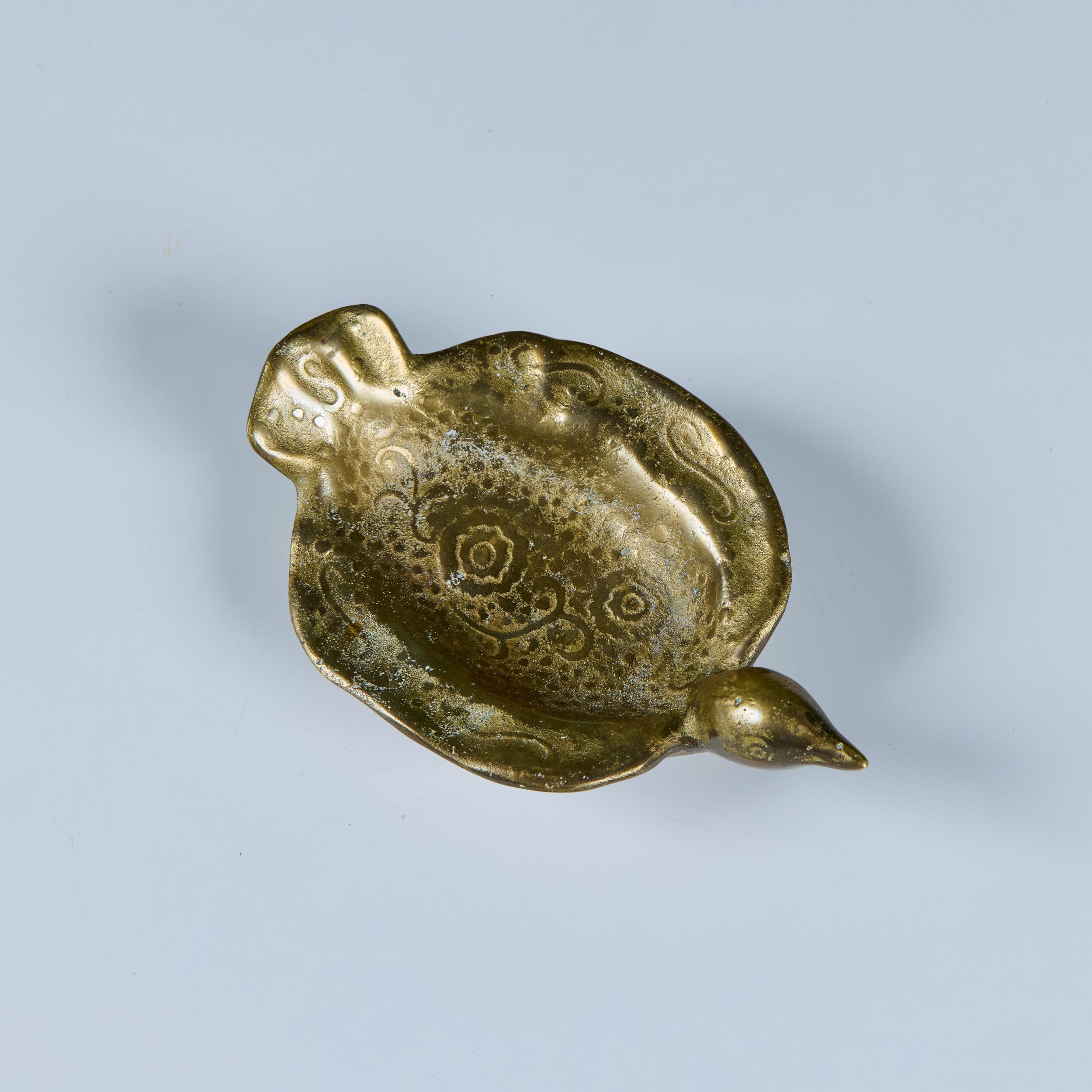 Vogeltränke aus massivem Messing im Angebot 6