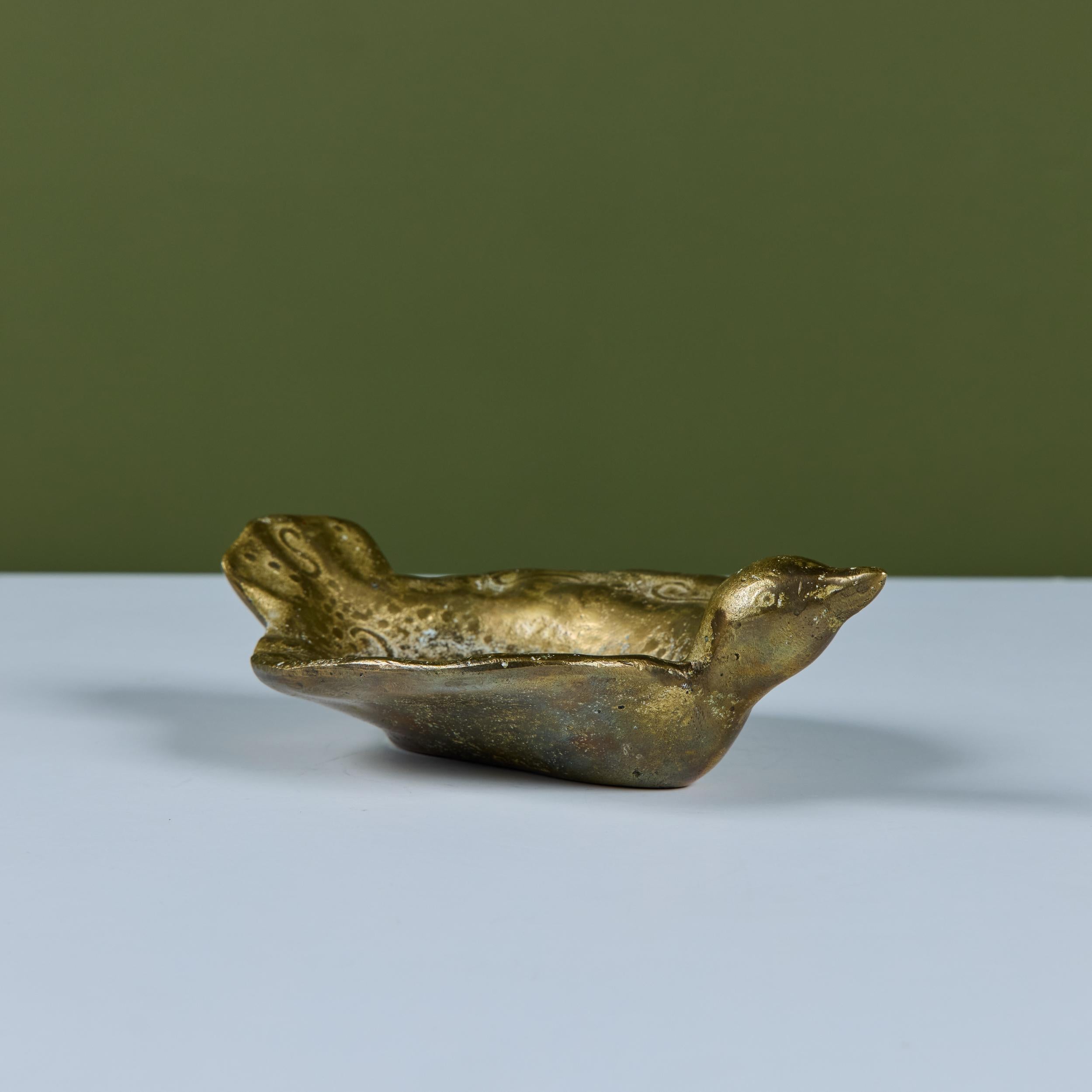 Vogeltränke aus massivem Messing im Angebot 7