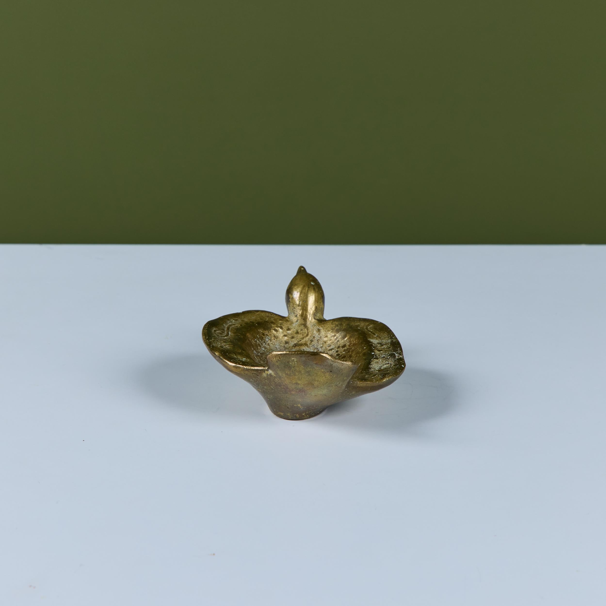 Vogeltränke aus massivem Messing im Angebot 3