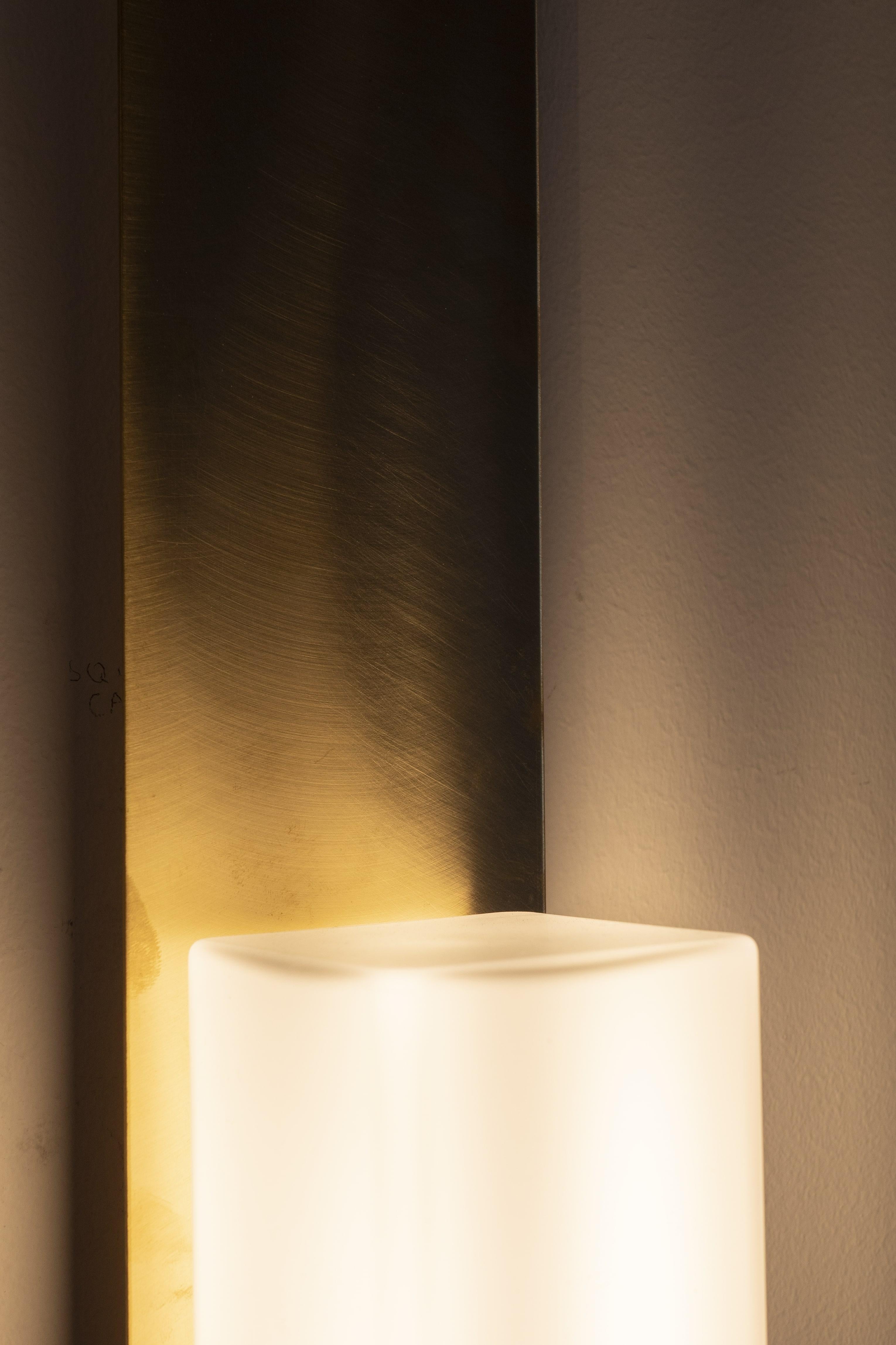 Massives Messing Contemporary-Modern Wall Light Handcrafted in Italy im Angebot 3