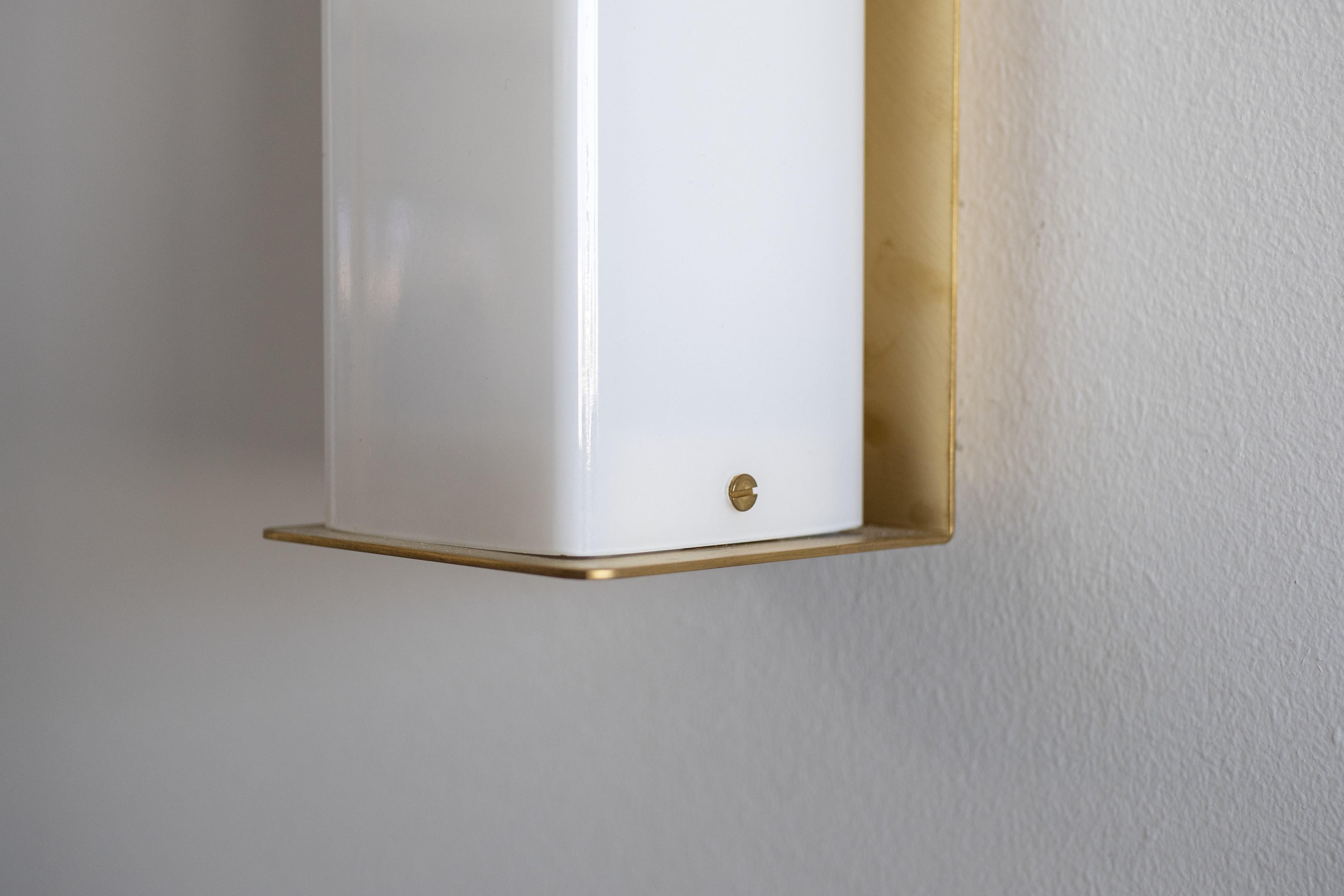 Italian Solid Brass Contemporary-Modern Wall Light Handcrafted in Italy For Sale