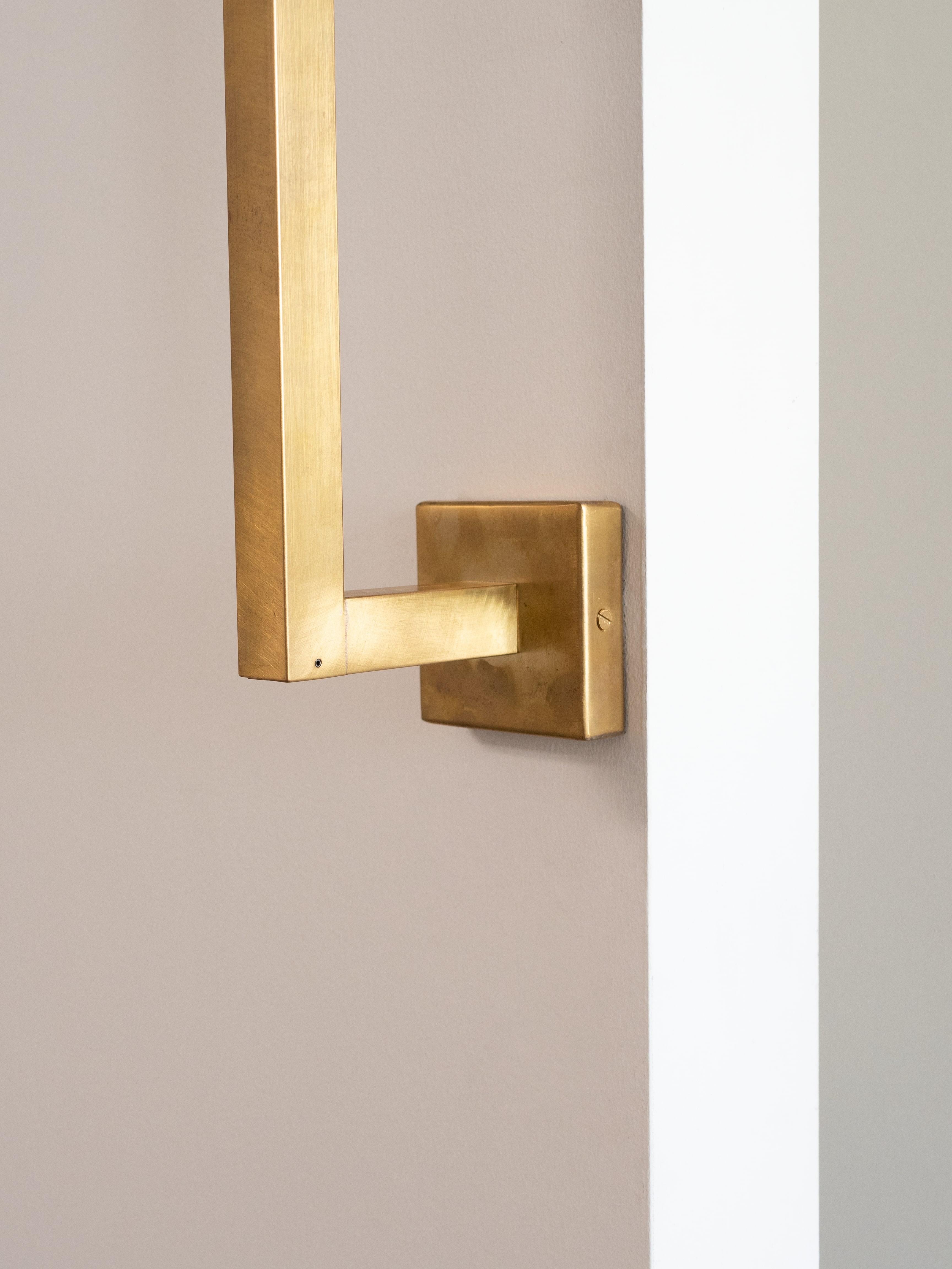 Massives Messing Contemporary-Modern Wall Light Handcrafted in Italy (Italienisch) im Angebot