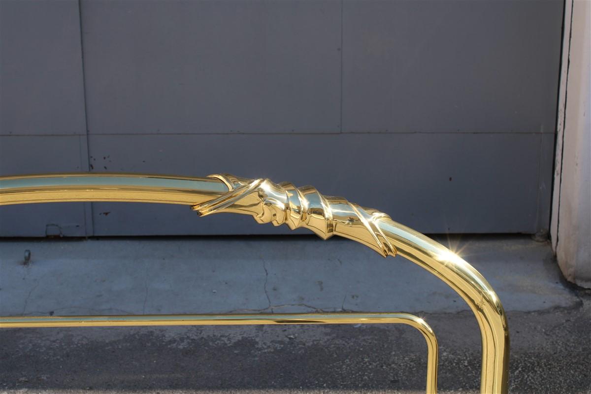 Solid Brass Curved Bed Italian Design 1970s Lipparini Made in Italy Gold For Sale 4