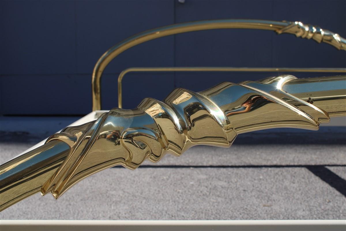 Massives gebogenes Bett aus massivem Messing Italienisches Design 1970er Jahre Lipparini Made in Italy Gold im Angebot 4