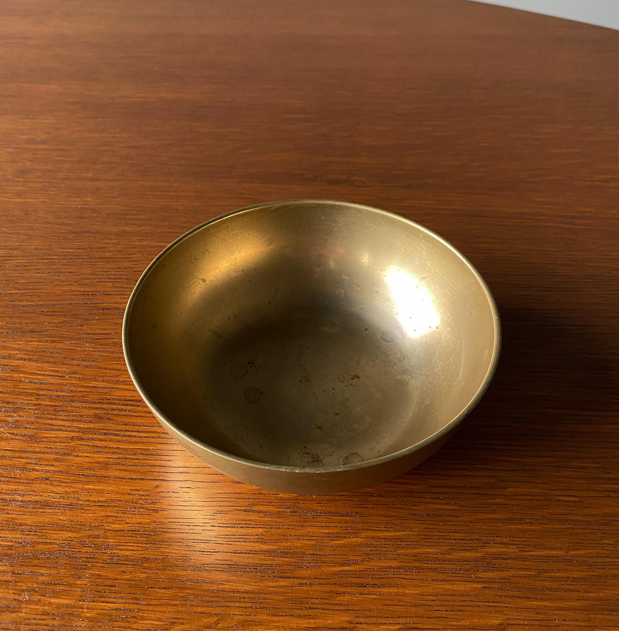Solid Brass Decorative Bowl, Korea, 1970's  In Good Condition For Sale In Costa Mesa, CA