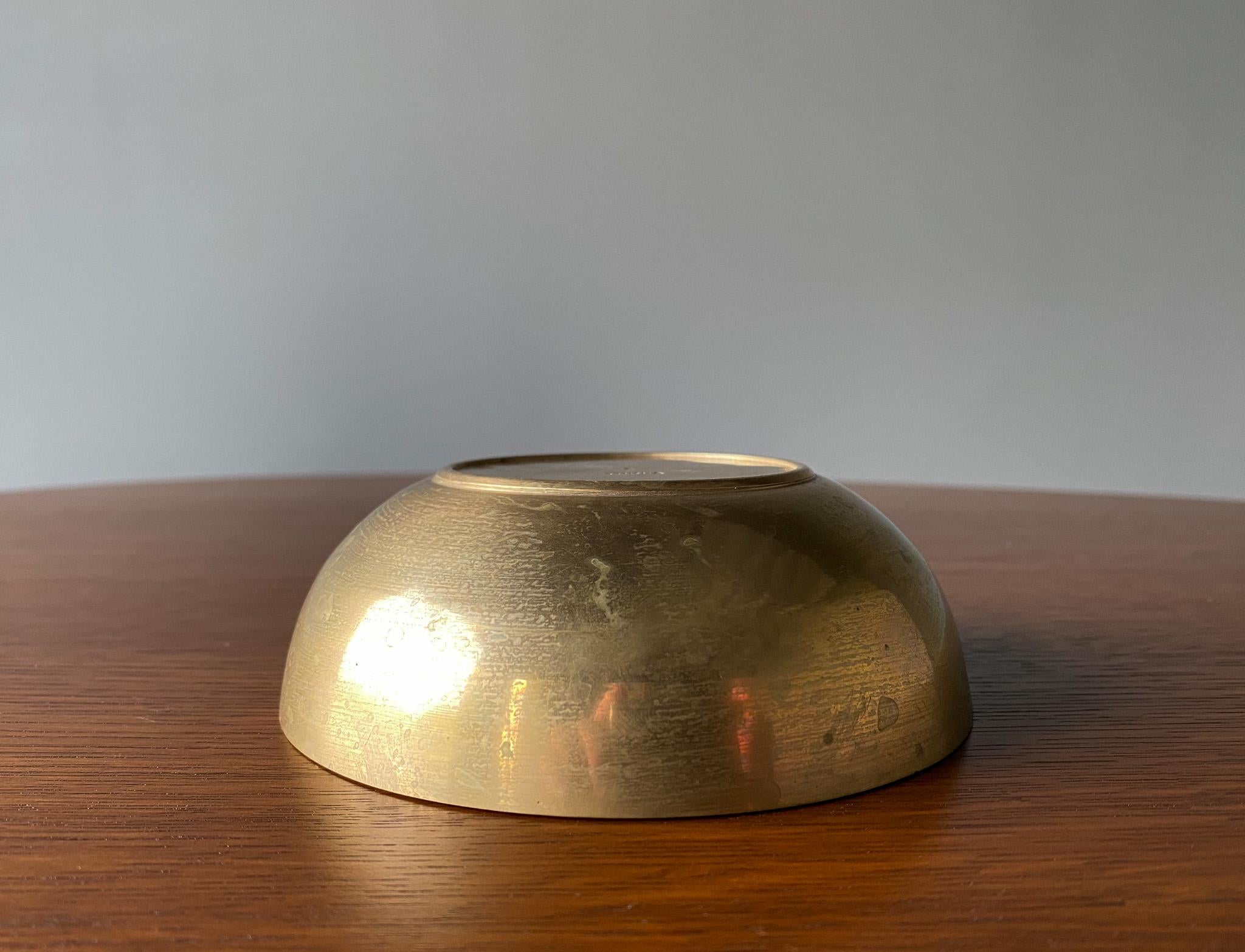 Solid Brass Decorative Bowl, Korea, 1970's  For Sale 1