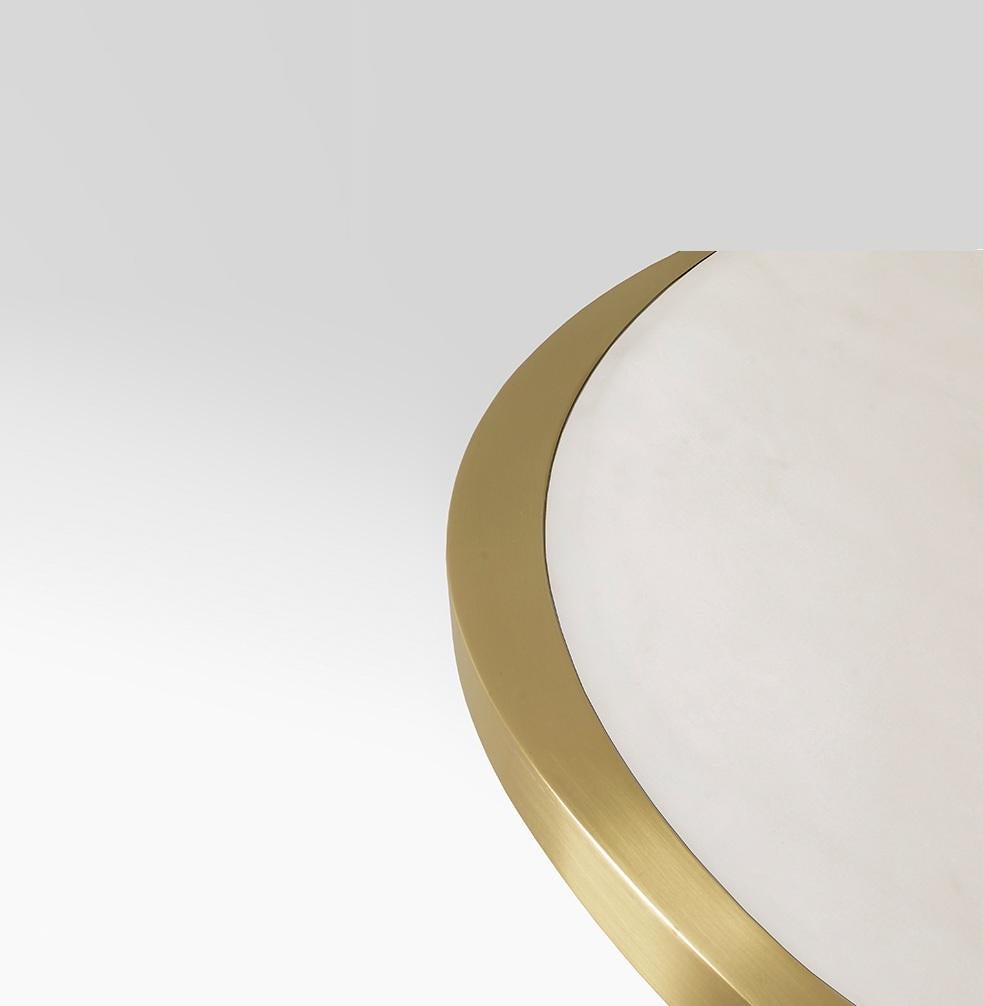 Fait main Ensemble de salle à manger en laiton massif - Table en marbre avec base festonnée + 4 chaises en bouclé ivoire en vente