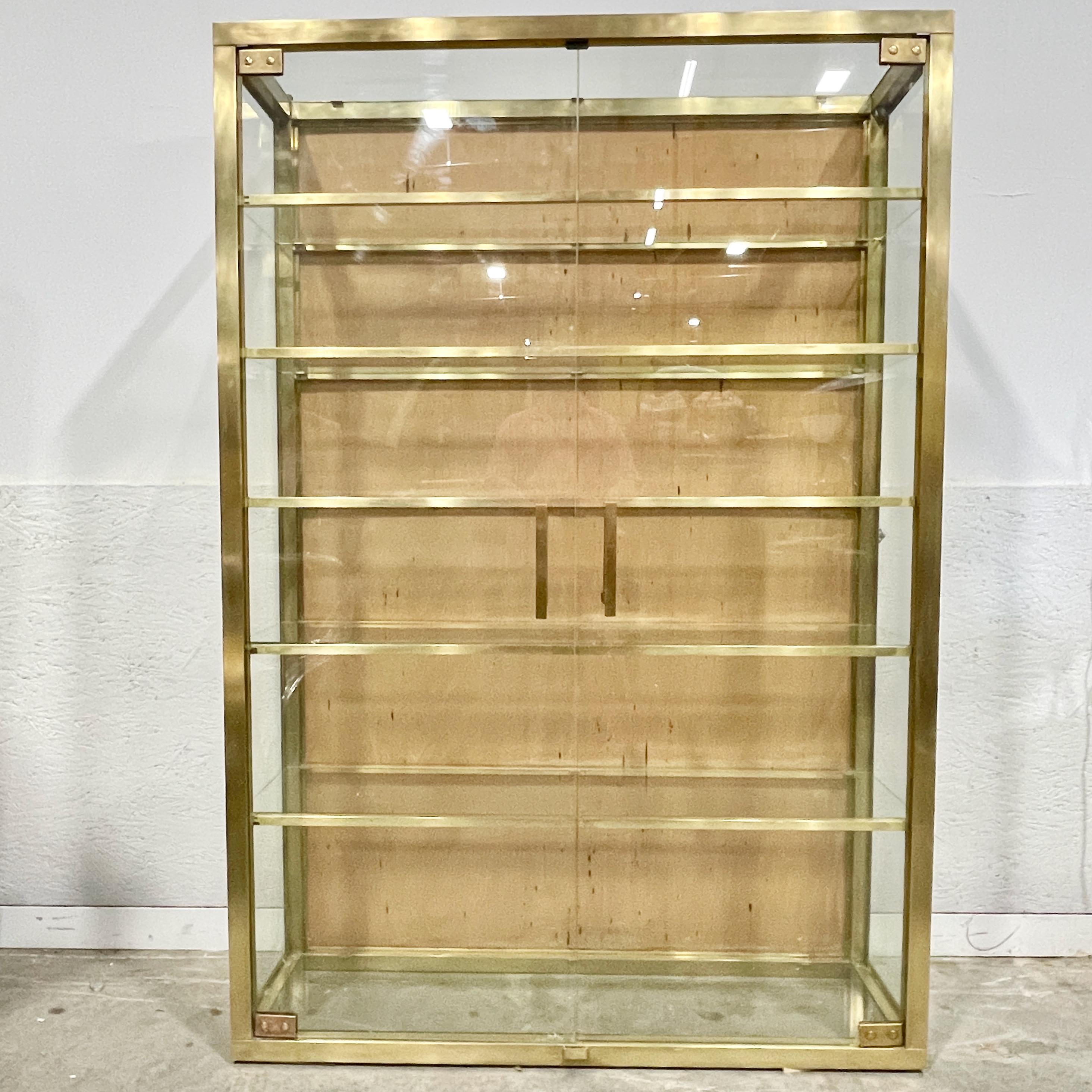 Tempered Solid Brass Display Vitrine