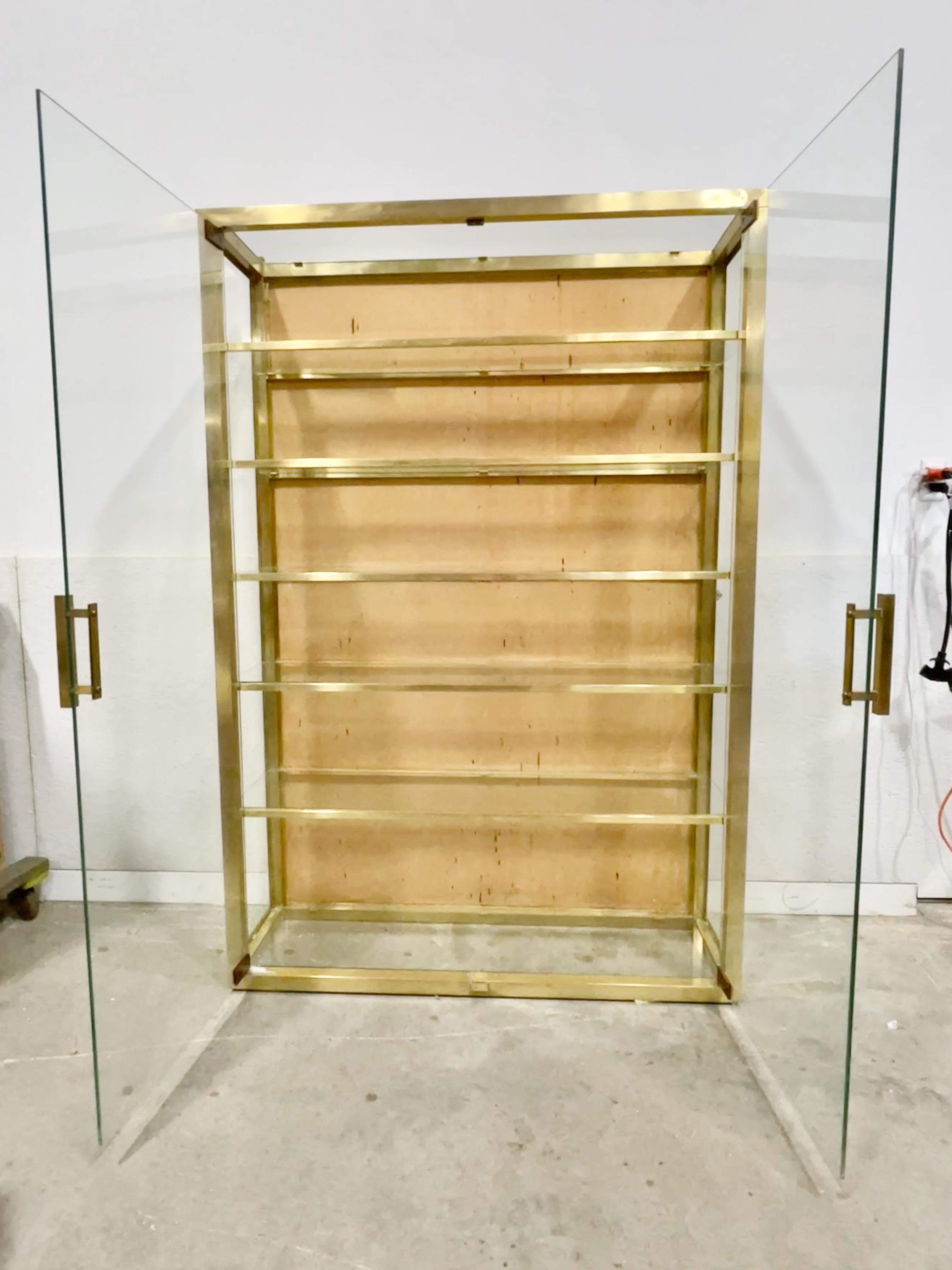 Solid Brass Display Vitrine 1