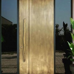 Cast brass pull handle 100 cm : An organic signature for your door