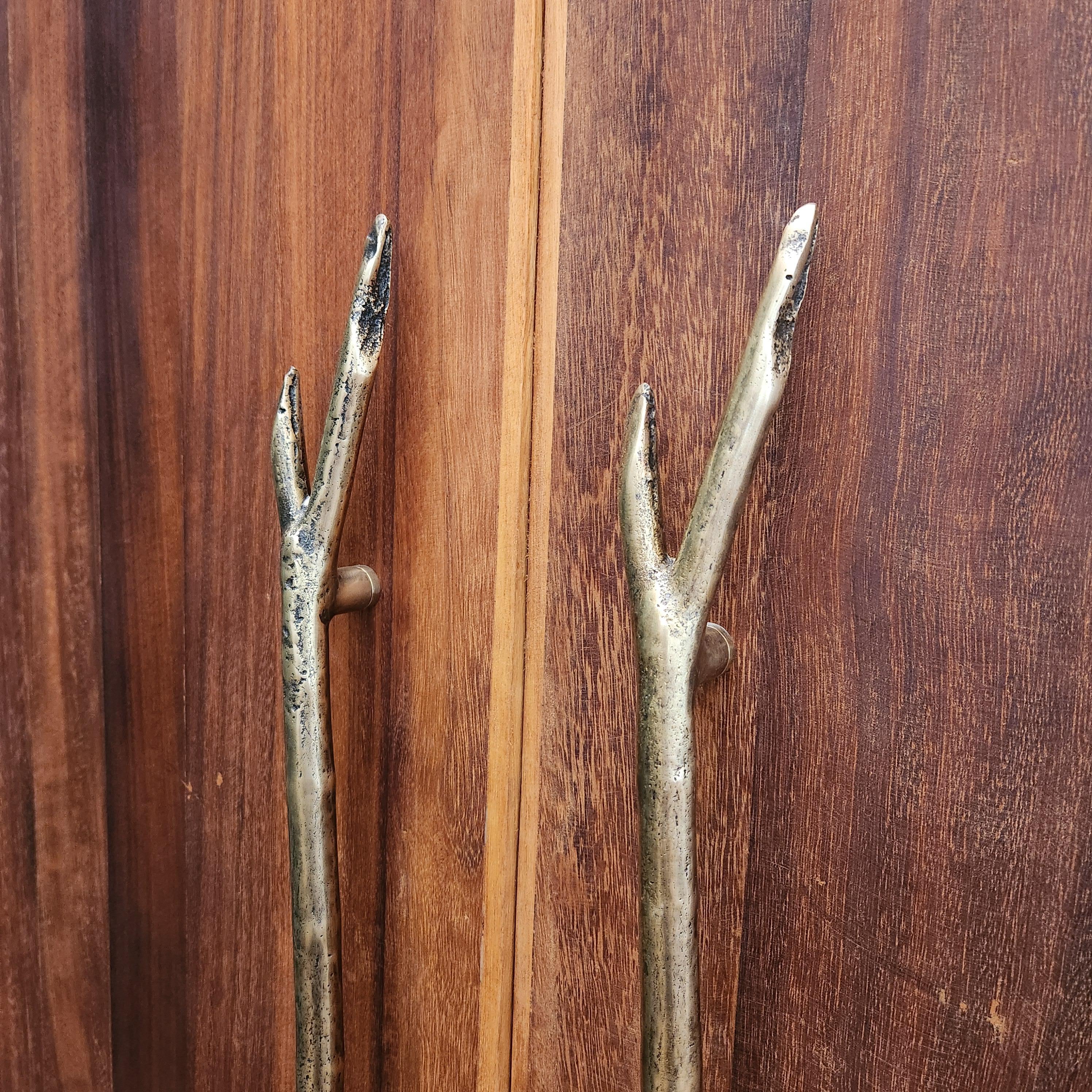 PT/E/04 Solid brass door pull from Earth Prints collection 78 cm In New Condition For Sale In Marrakech, MA