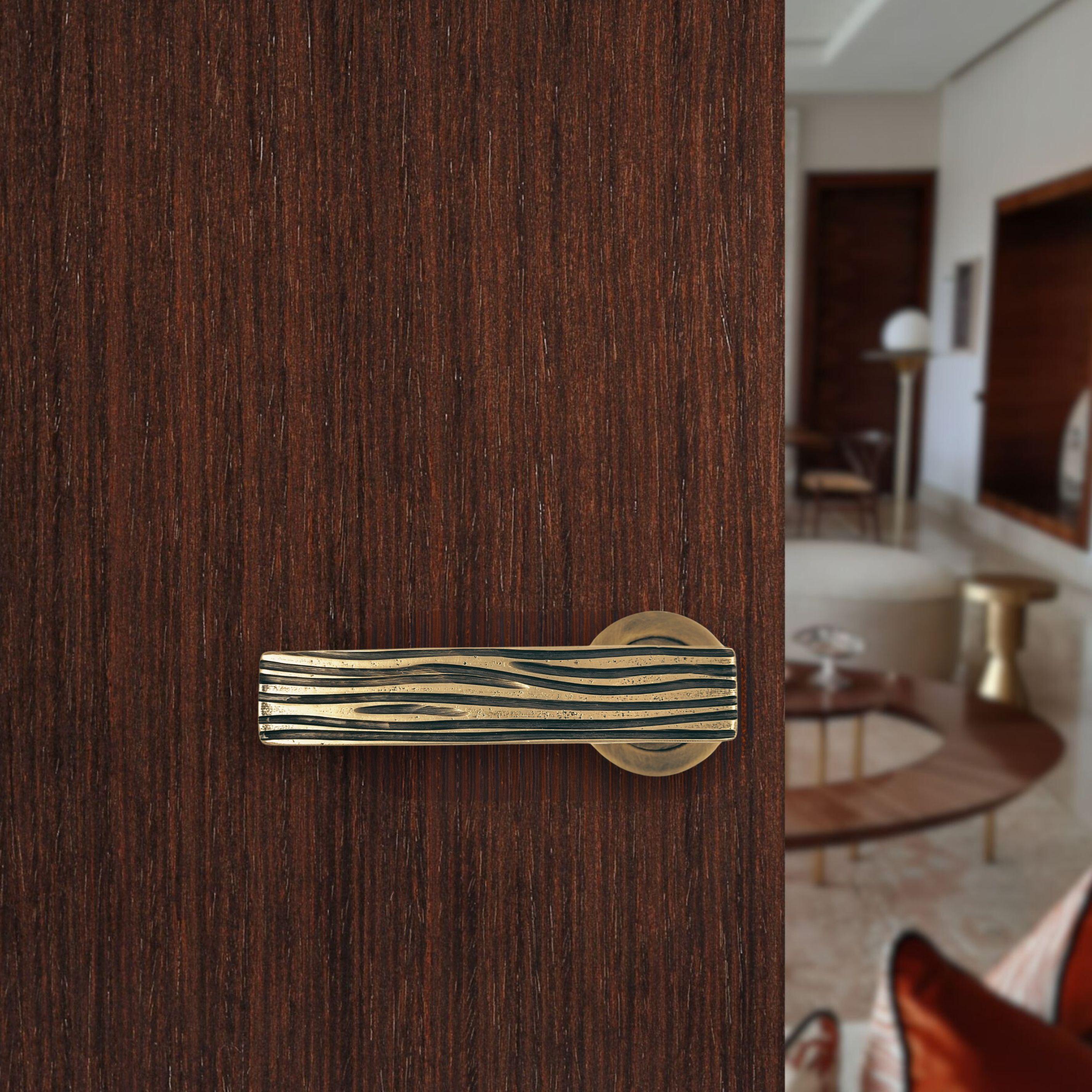 Contemporary Solid brass lever handle with asymmetrical engravings For Sale