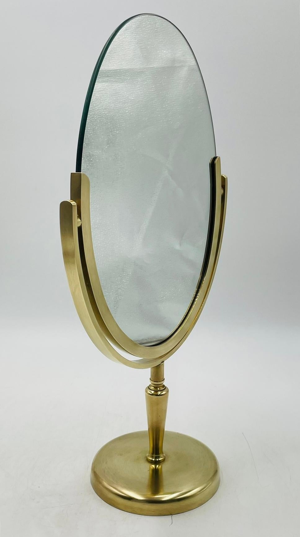 Mid-Century Modern Miroir de courtoisie à deux faces en laiton massif par Charles Hollis Jones, États-Unis, années 1970 en vente
