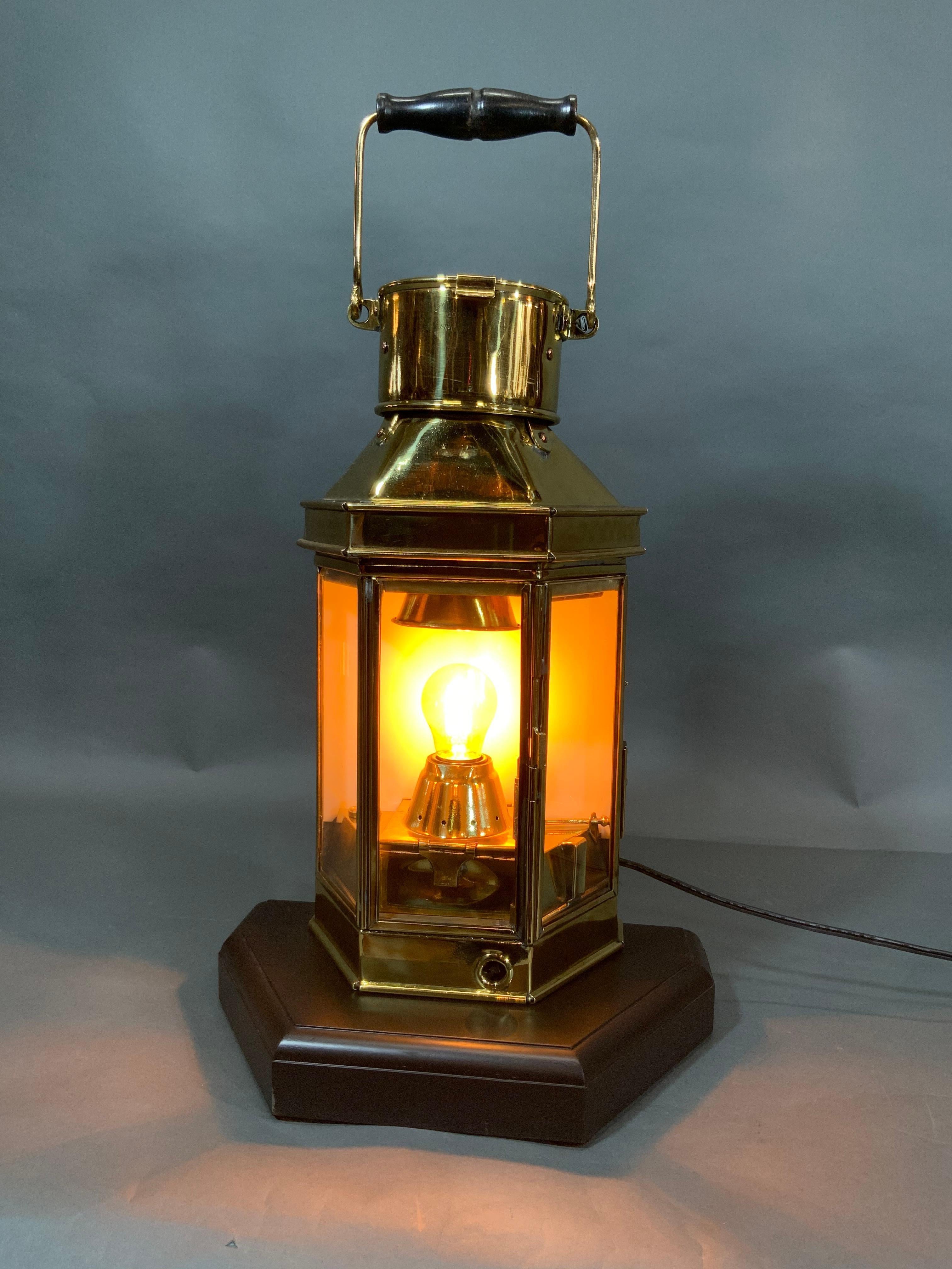 Solid Brass English Ships Cabin Lantern In Good Condition For Sale In Norwell, MA