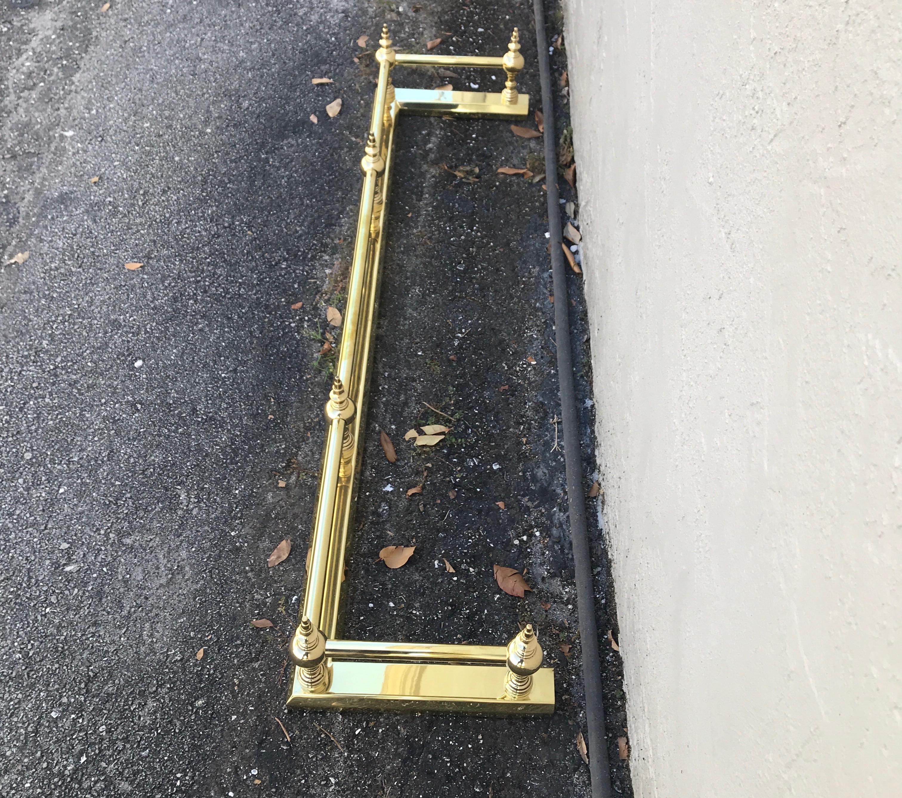 Solid Brass Fireplace Fender In Good Condition For Sale In West Palm Beach, FL