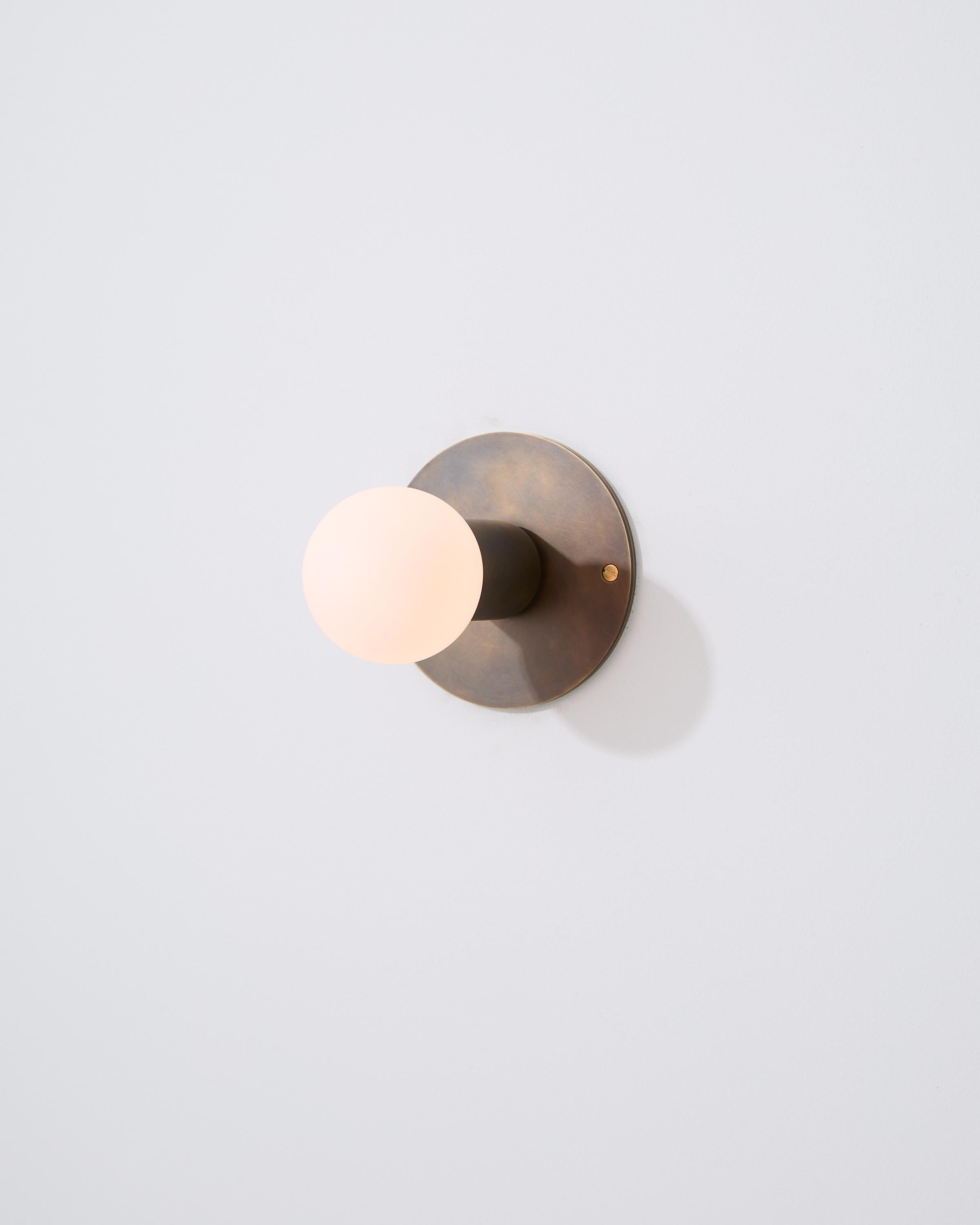 Scandinavo moderno Plafoniera e applique in ottone massiccio con montaggio a filo, con regolazione della luminosità a caldo 1800k-2700K in vendita