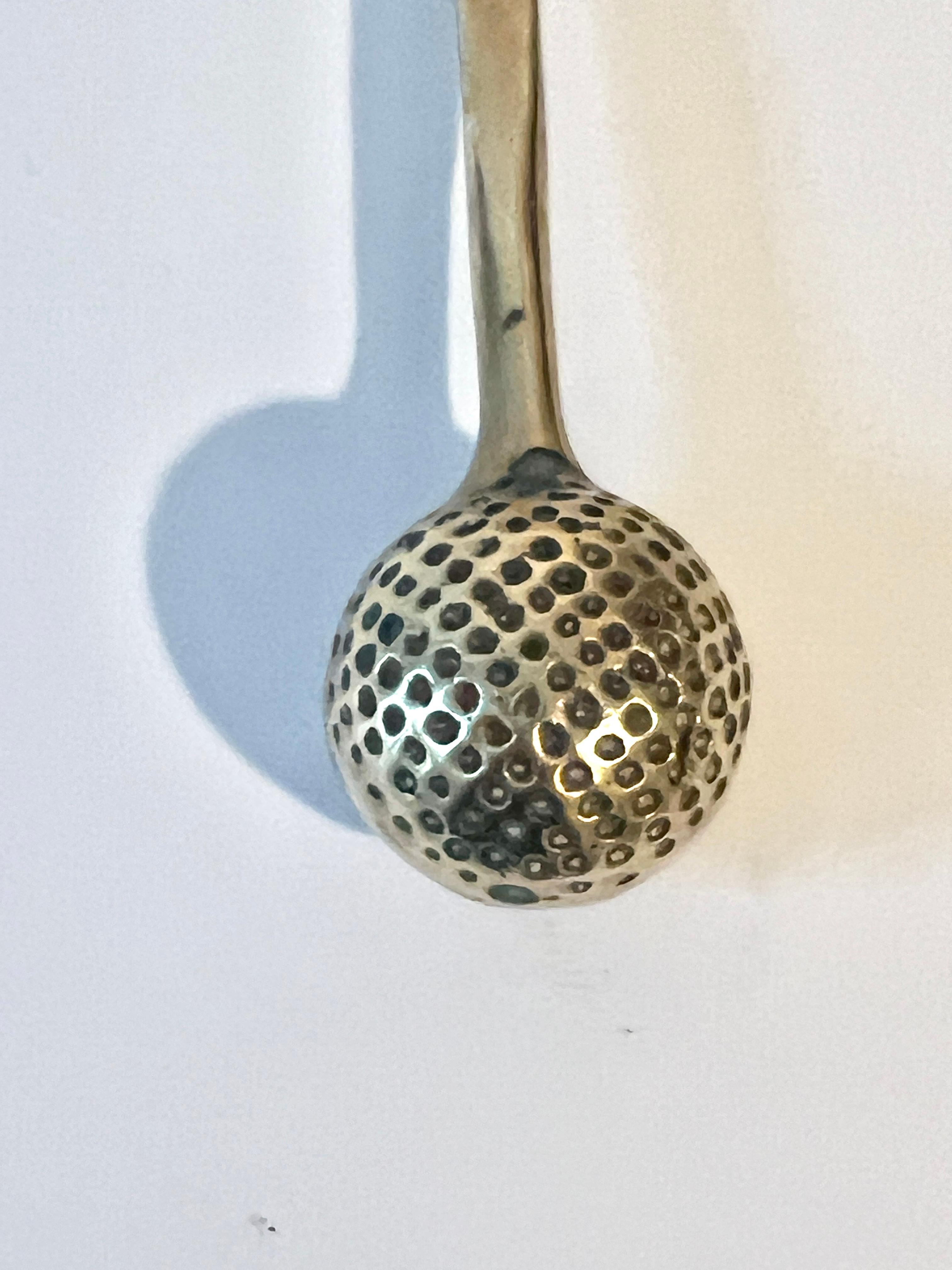 Abridor de botellas para pelotas de golf de latón macizo Patinado en venta