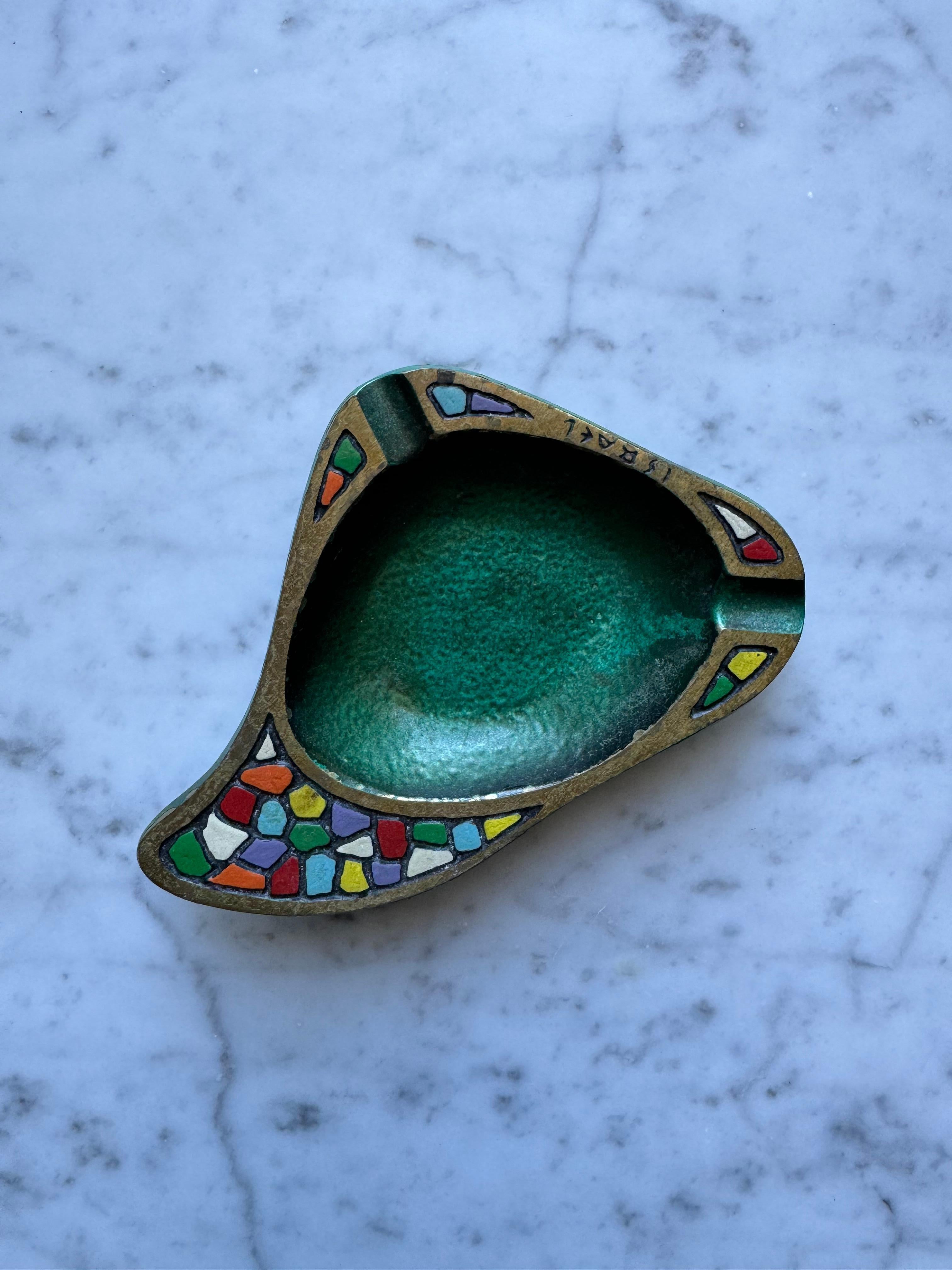Solid Brass Hand Painted Ashtray By Dayagi, Israel 1960s In Good Condition For Sale In Costa Mesa, CA