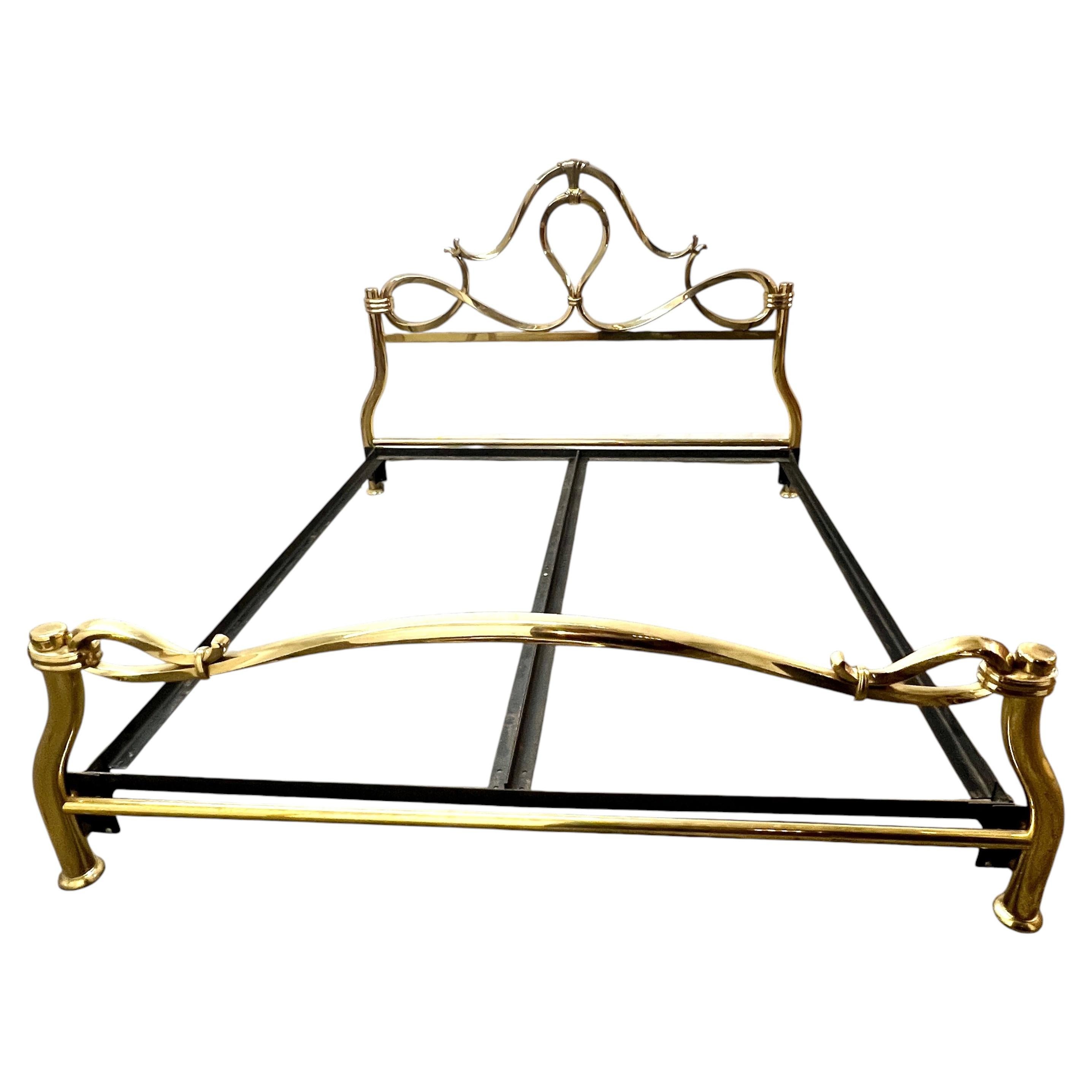 Lit king size en laiton massif, fabriqué en Italie en vente