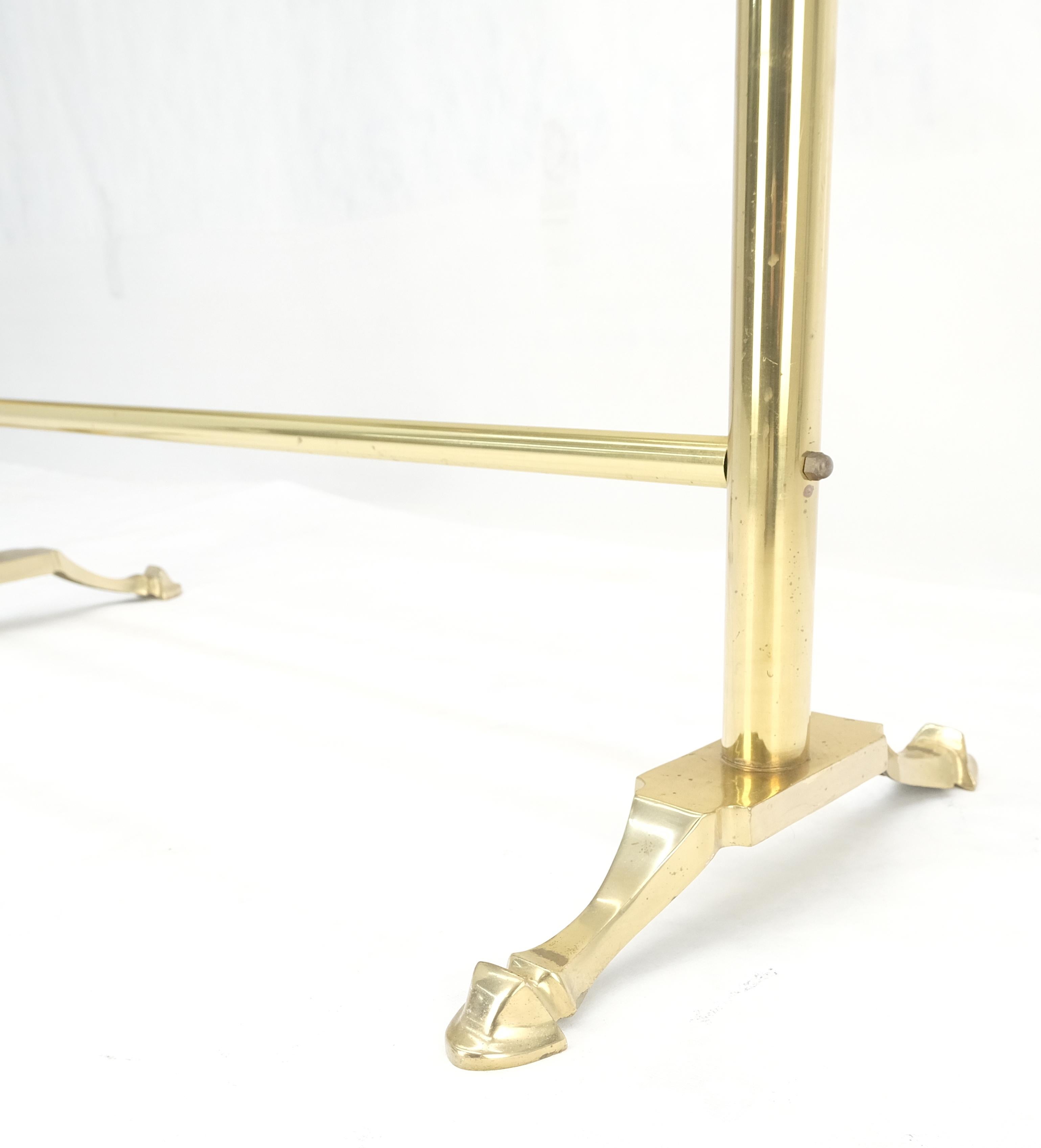 Porta asciugamani in ottone massiccio in stile zoccolo moderno del Mid Century MINT in vendita 1