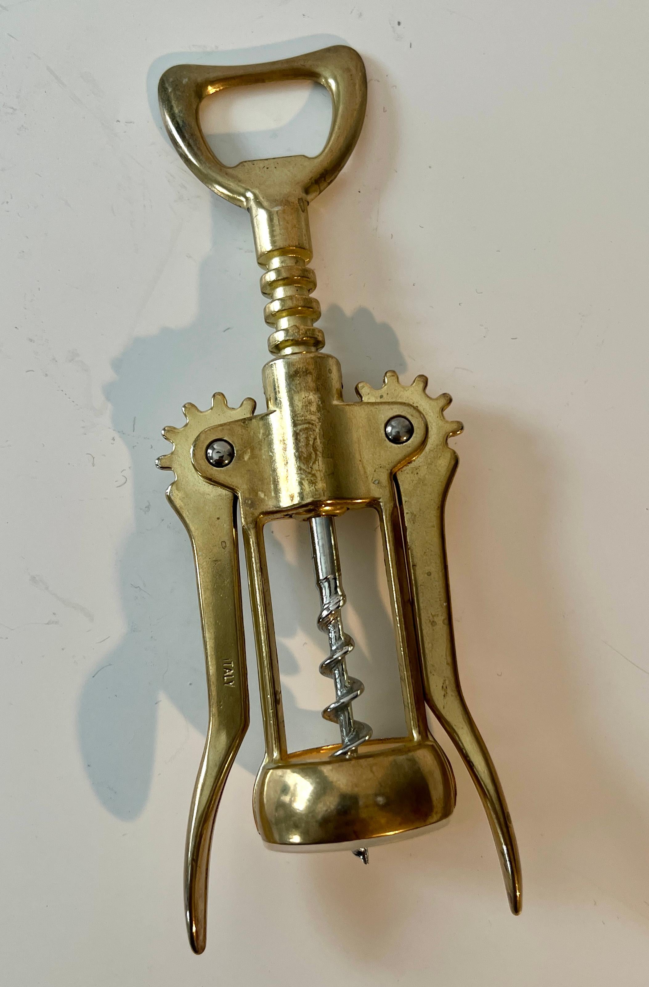 Apribottiglie italiano in ottone massiccio. in vendita 4