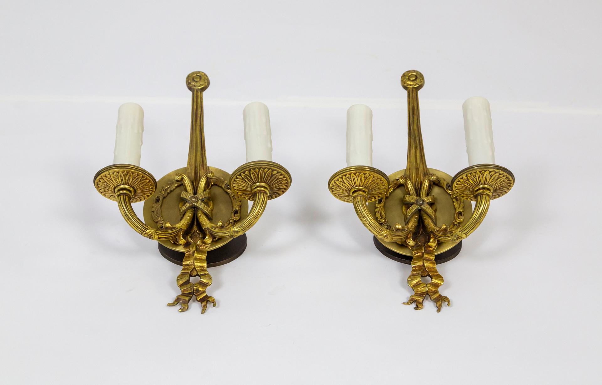 Solid Brass King Louis XIV Style 2-Light Sconces w/ Ribbon Detail 'Pair' In Good Condition In San Francisco, CA