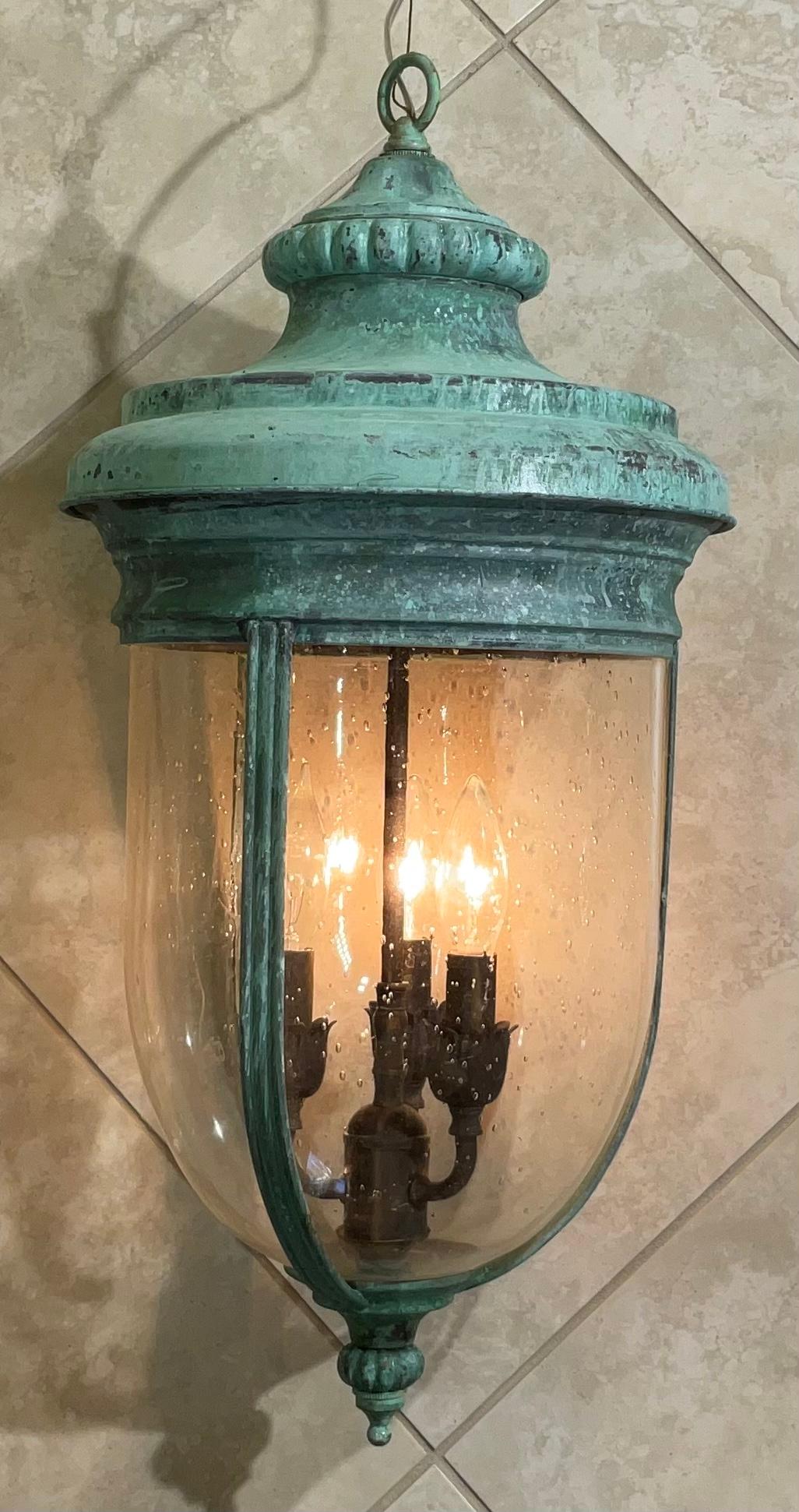 Lampe à suspension suspendue en laiton massif avec verre circulaire soufflé à la main en vente 4