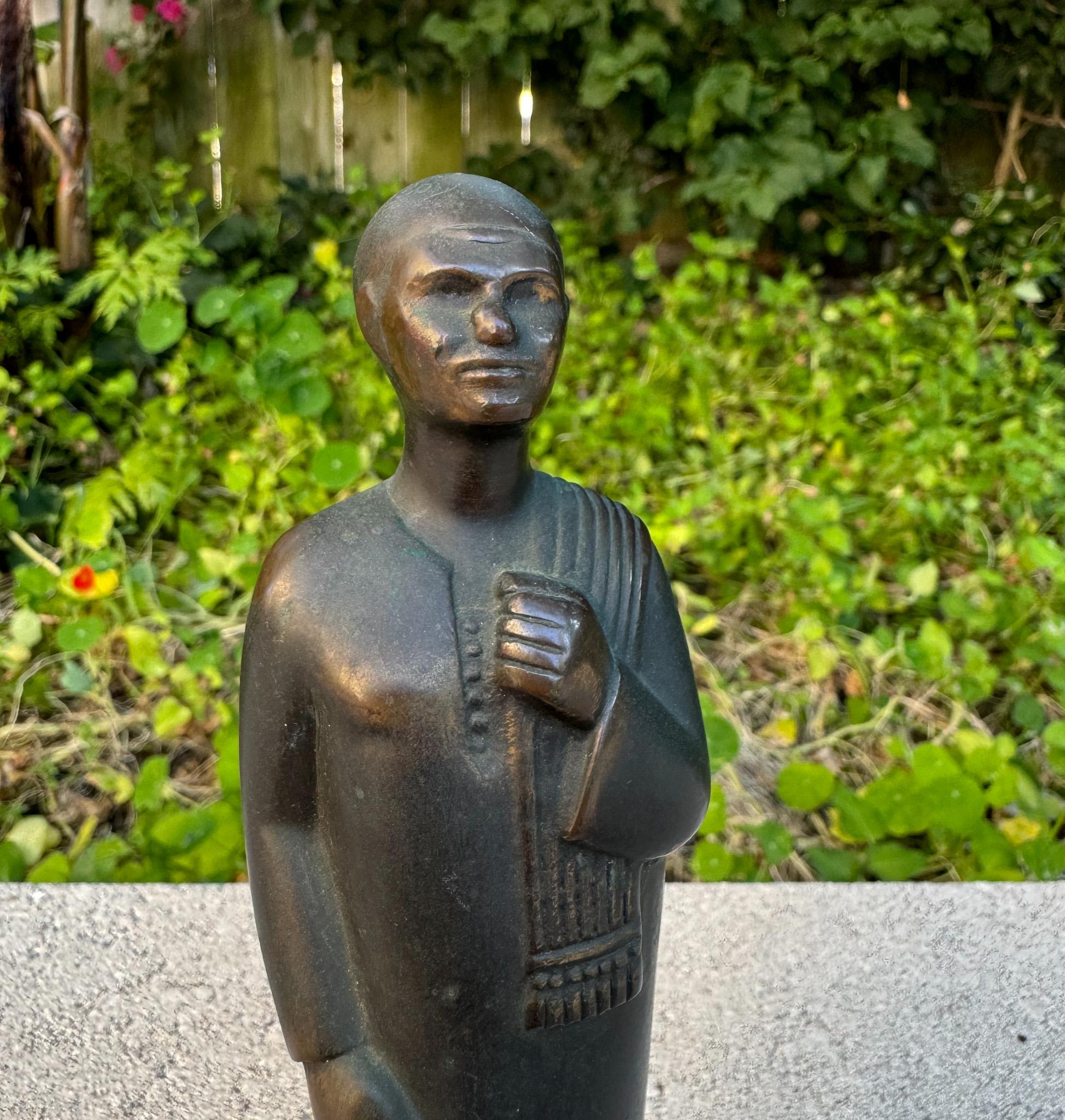 Sconosciuto Scultura figurativa in ottone massiccio e marmo, inizio XX secolo in vendita