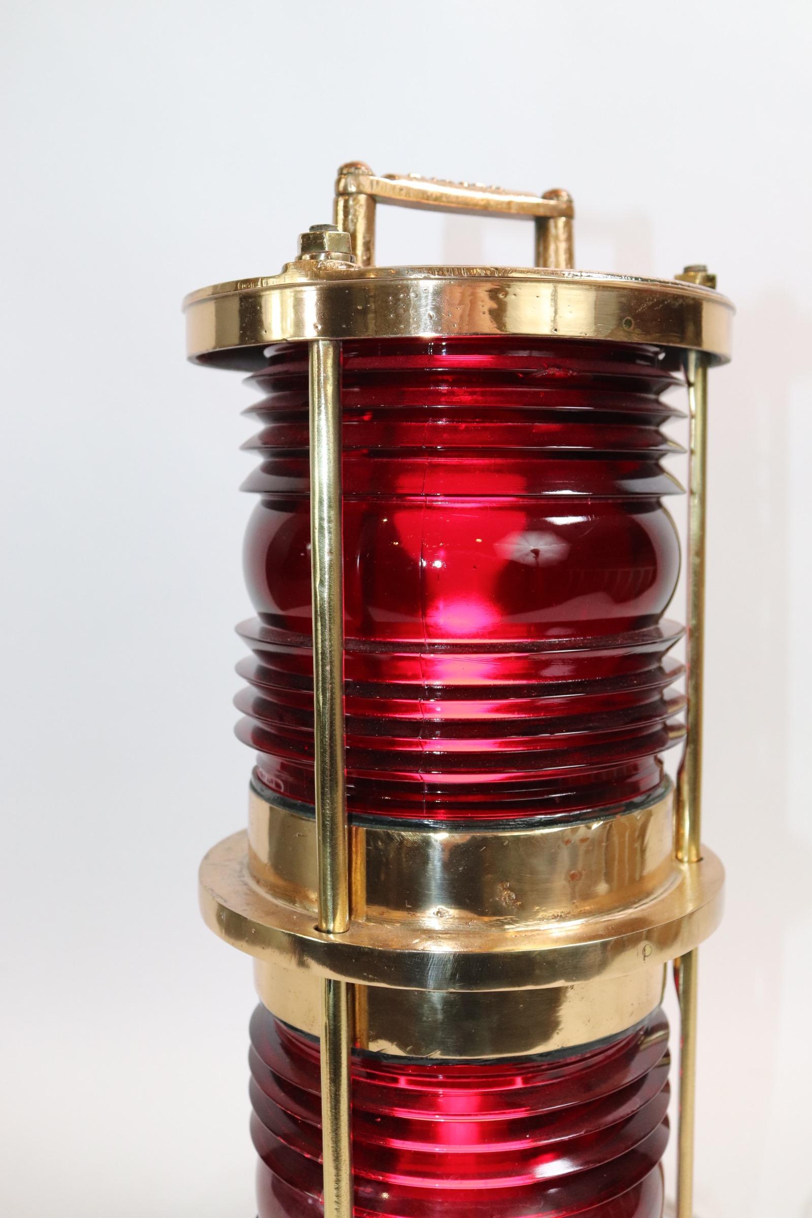 Milieu du XXe siècle Lampe à perles de marine en laiton massif en vente