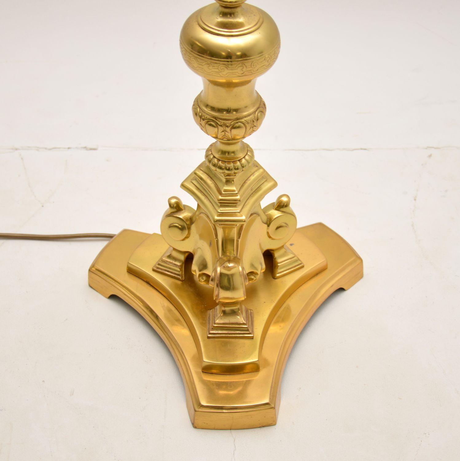 Solid Brass Neo-Classical Vintage Lamp In Good Condition In London, GB