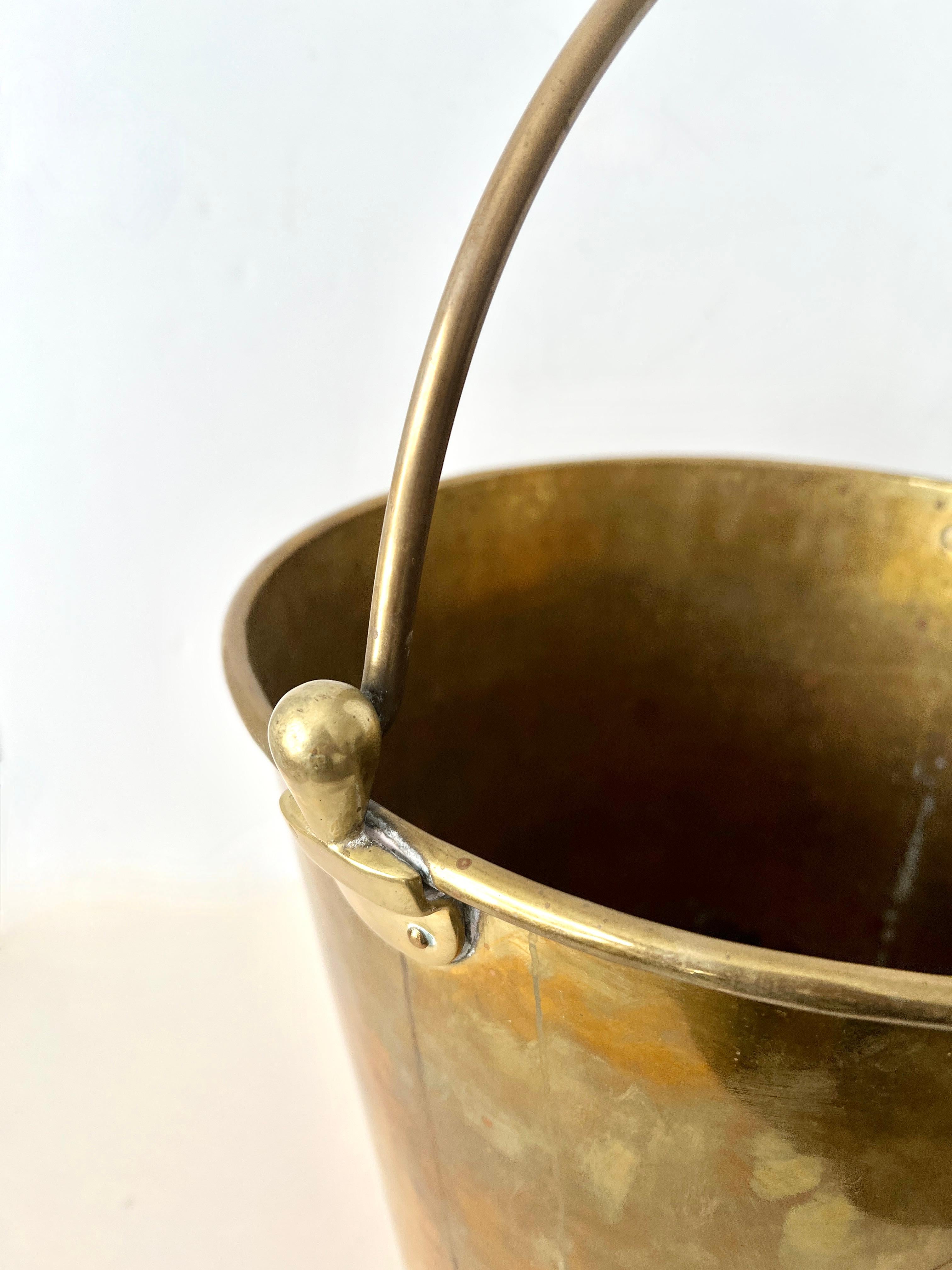Solid Brass Pale Bucket with Handle In Good Condition For Sale In Los Angeles, CA