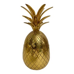 Massivem Messing Ananas abgedeckt Container