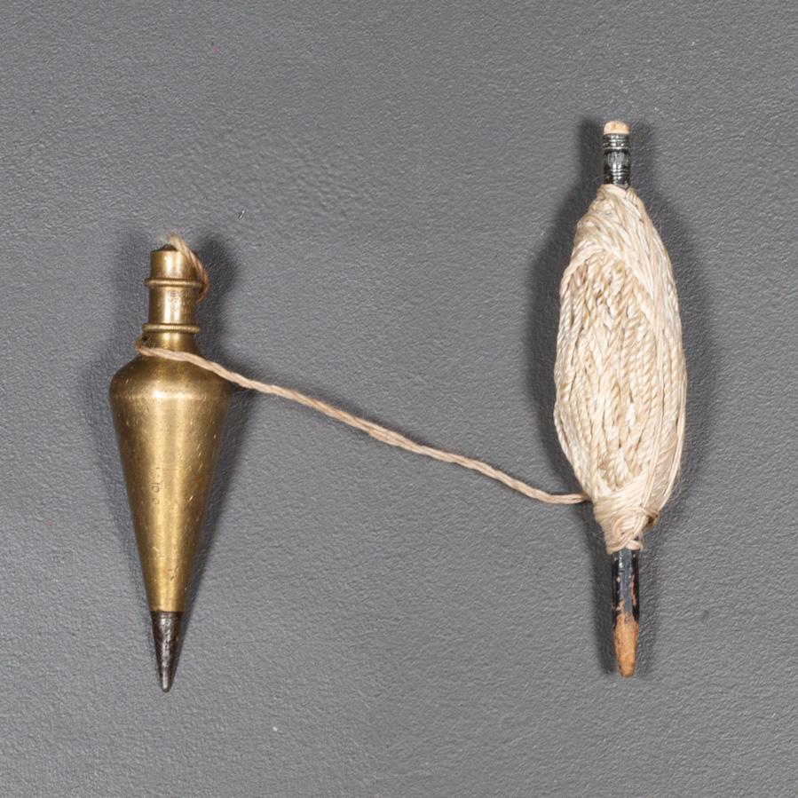 Industriale Bob a piombo in ottone massiccio con spago c.1940 in vendita