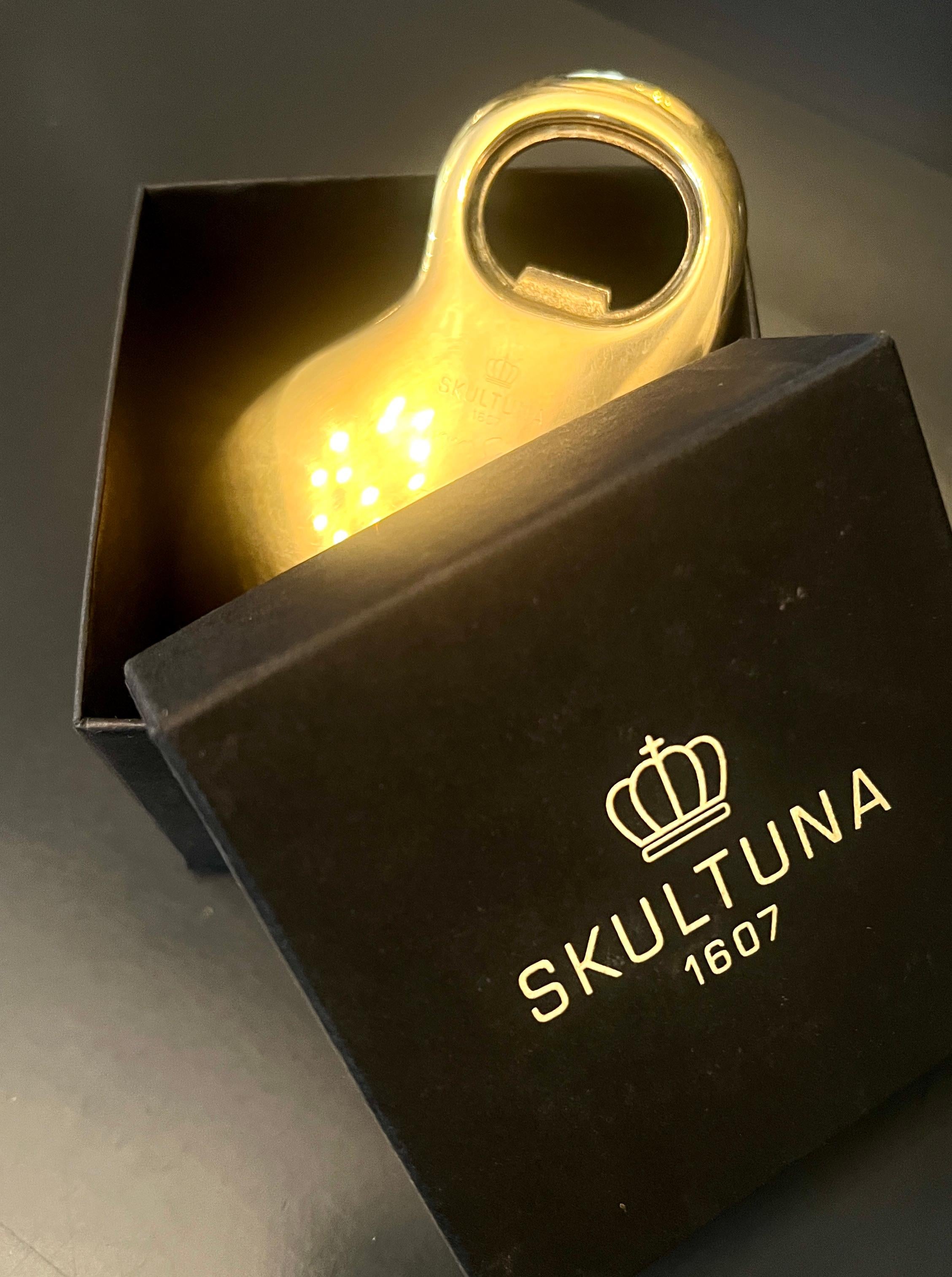 Beautiful and simple, this bottle opener will be  your go-to bottle opener, however, the design allows for the piece to also sere, when not in use, as a sculptural piece.

A must-have piece for the most sophisticated bars with all the latest and